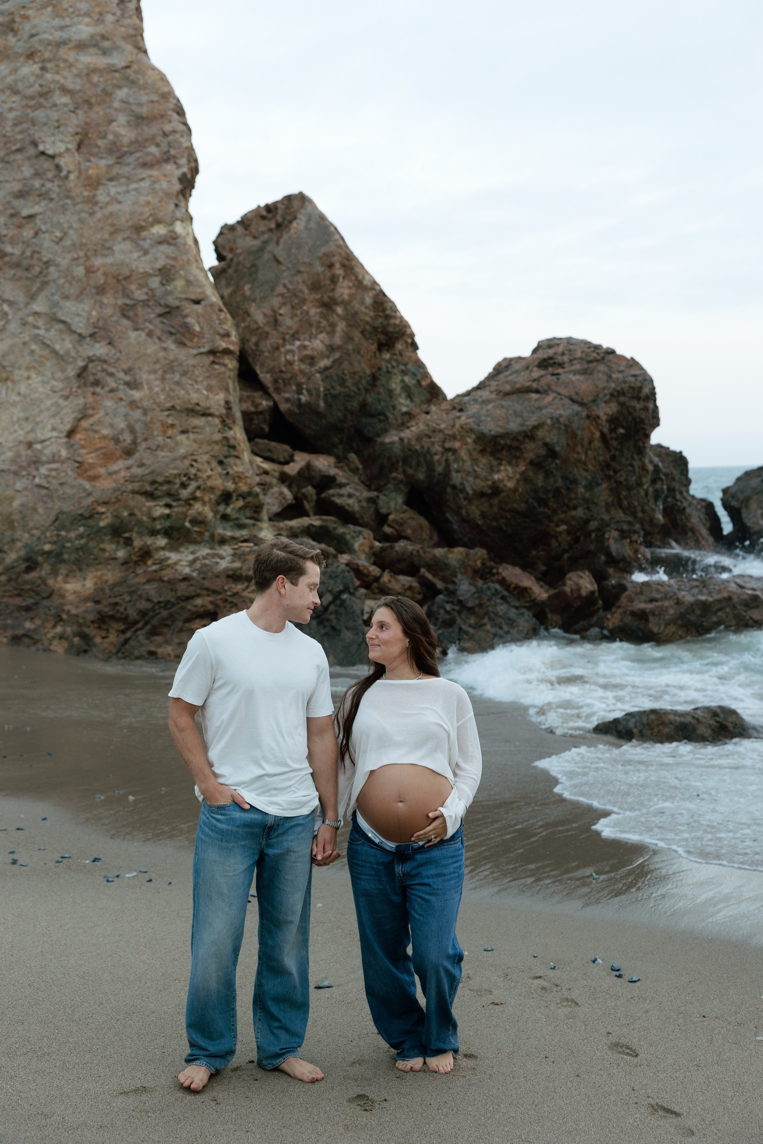 beach maternity photos