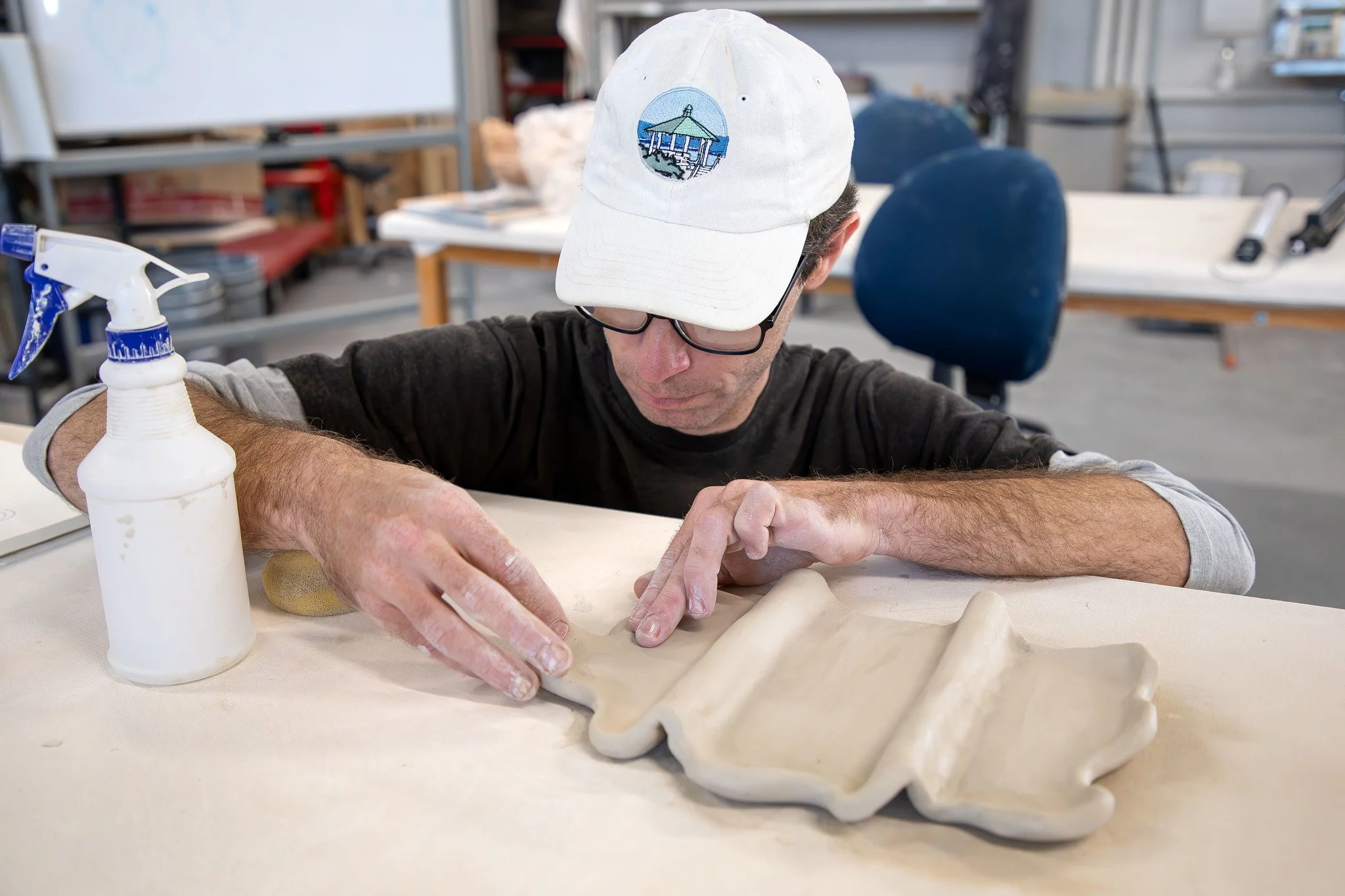 ONEUNG Bob Owens Art Scholarship