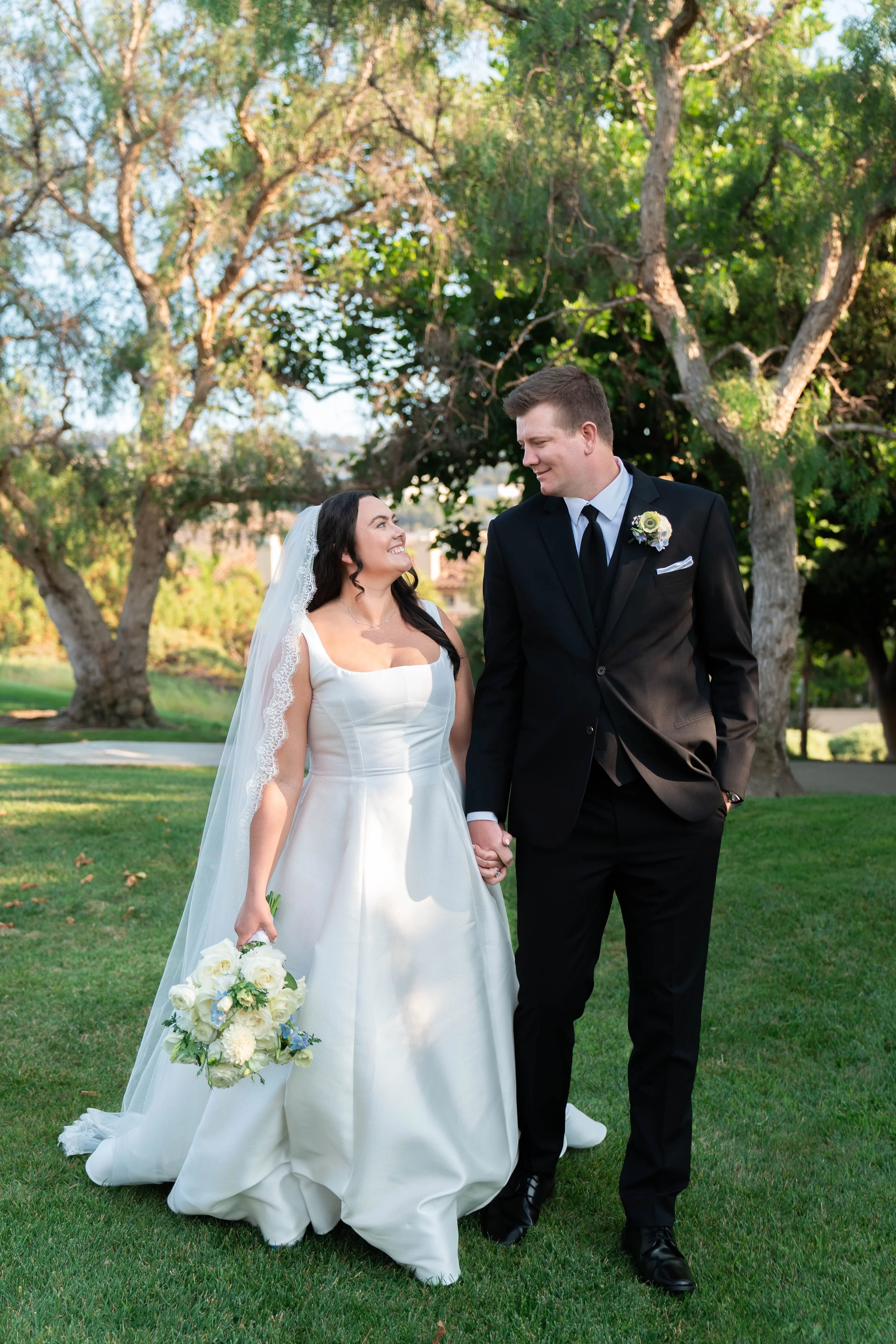 Singer_Sneaks_RA Media Co54.jpg