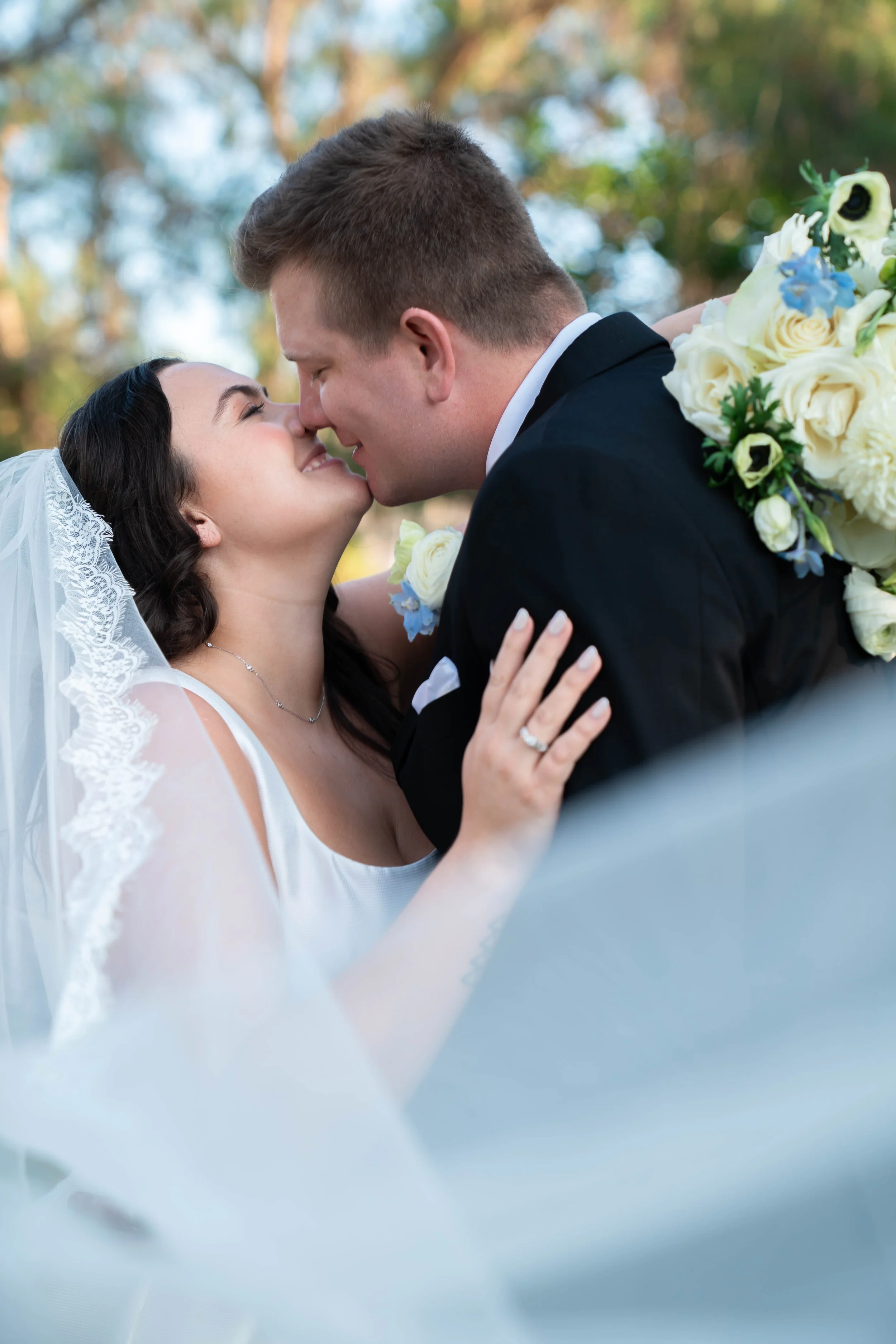 Singer_Sneaks_RA Media Co51.jpg