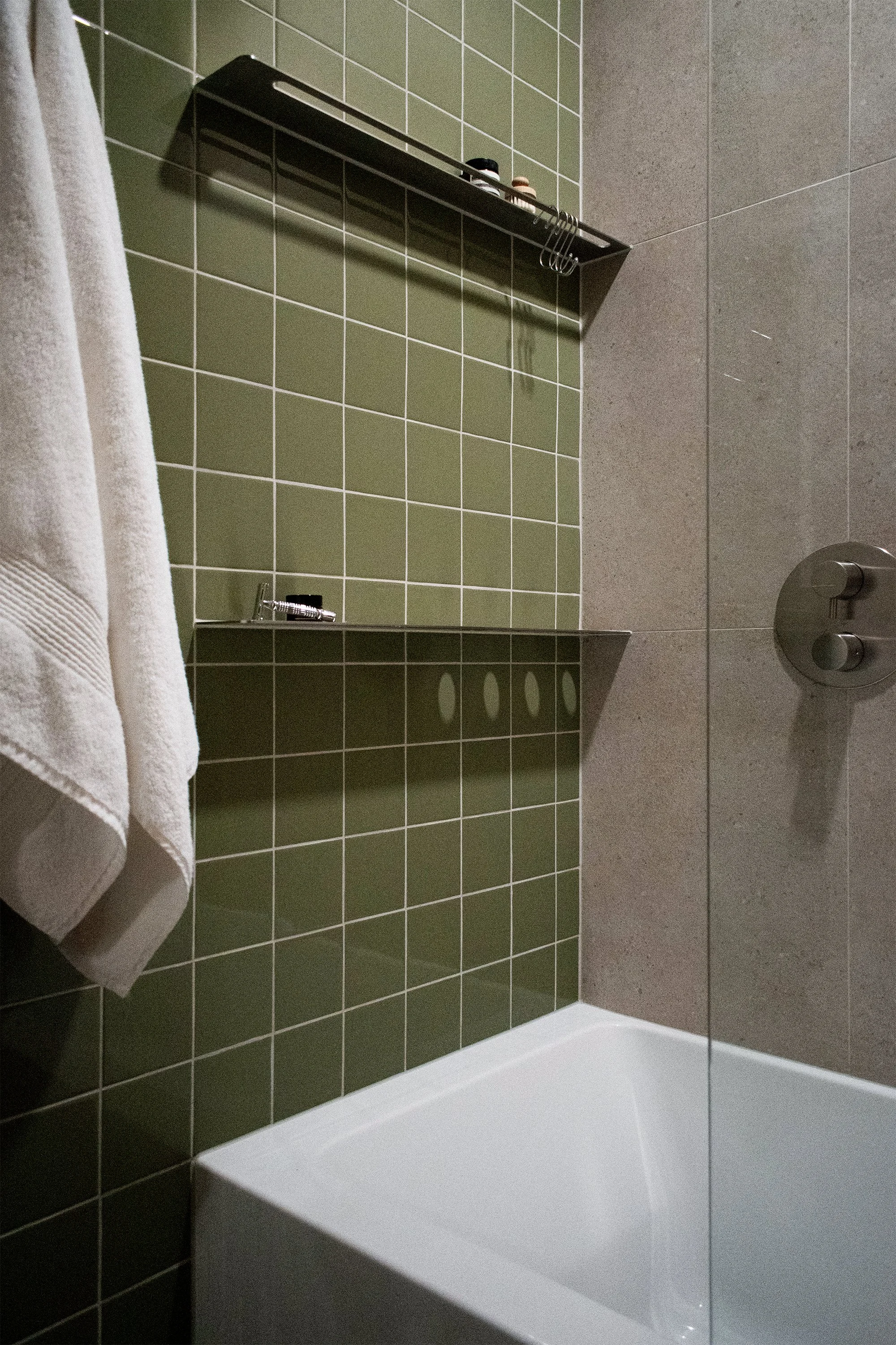 cave_plateau2bath_3a.jpg