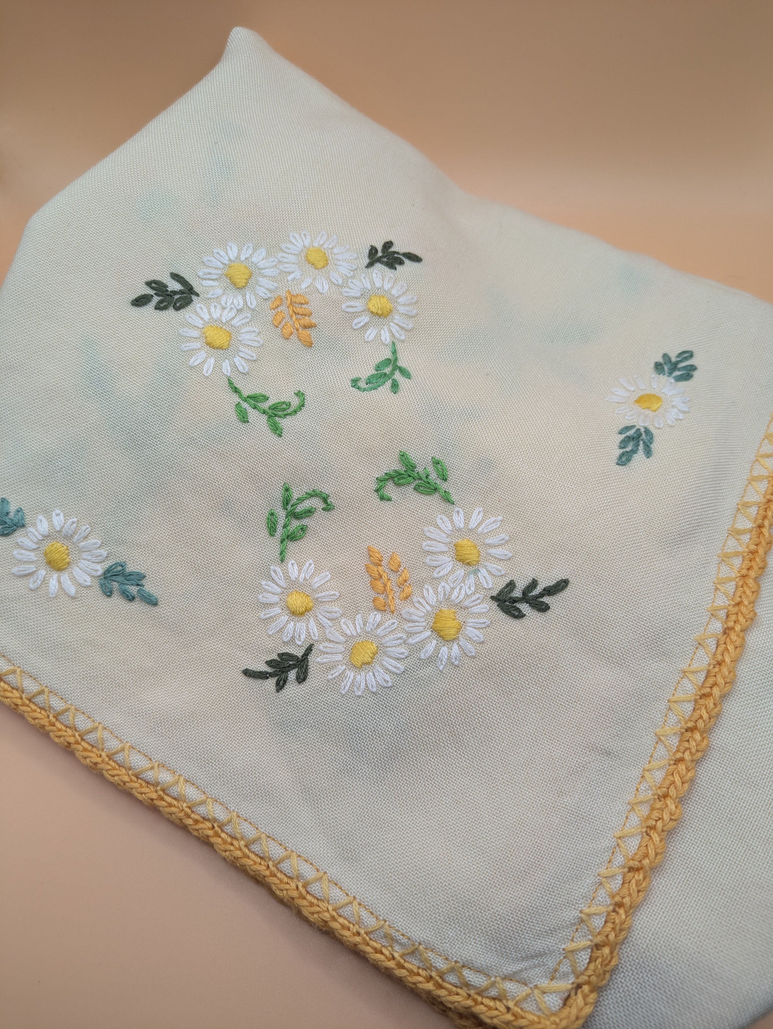 vintage-daisy-embroidered-tablecloth.jpg