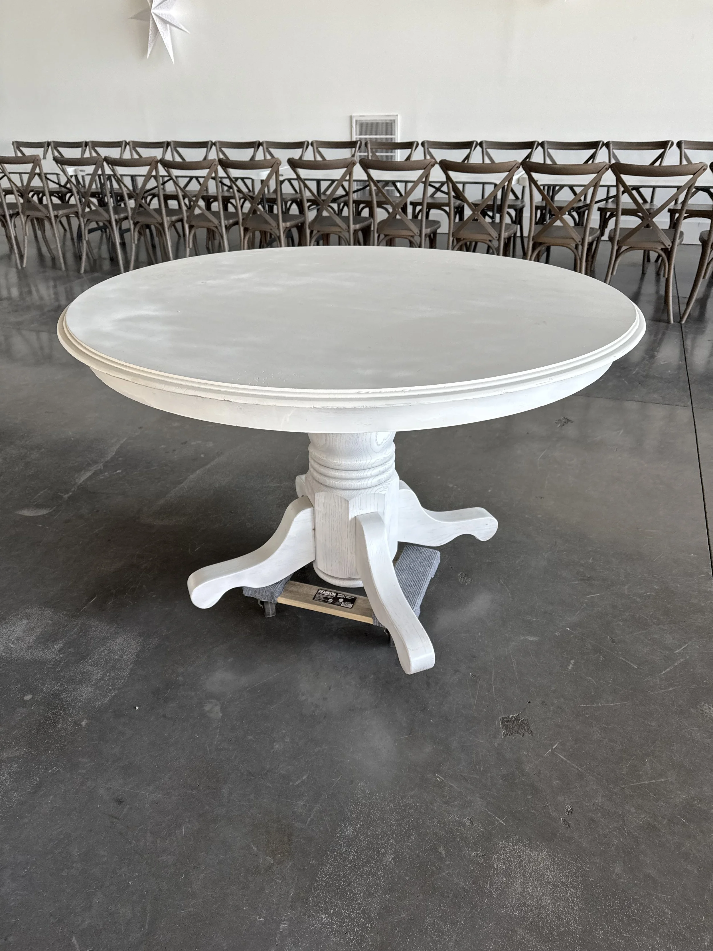 White Sweetheart Table