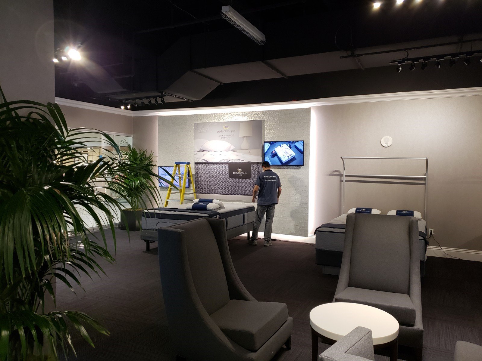serta_retail displays_03.jpg