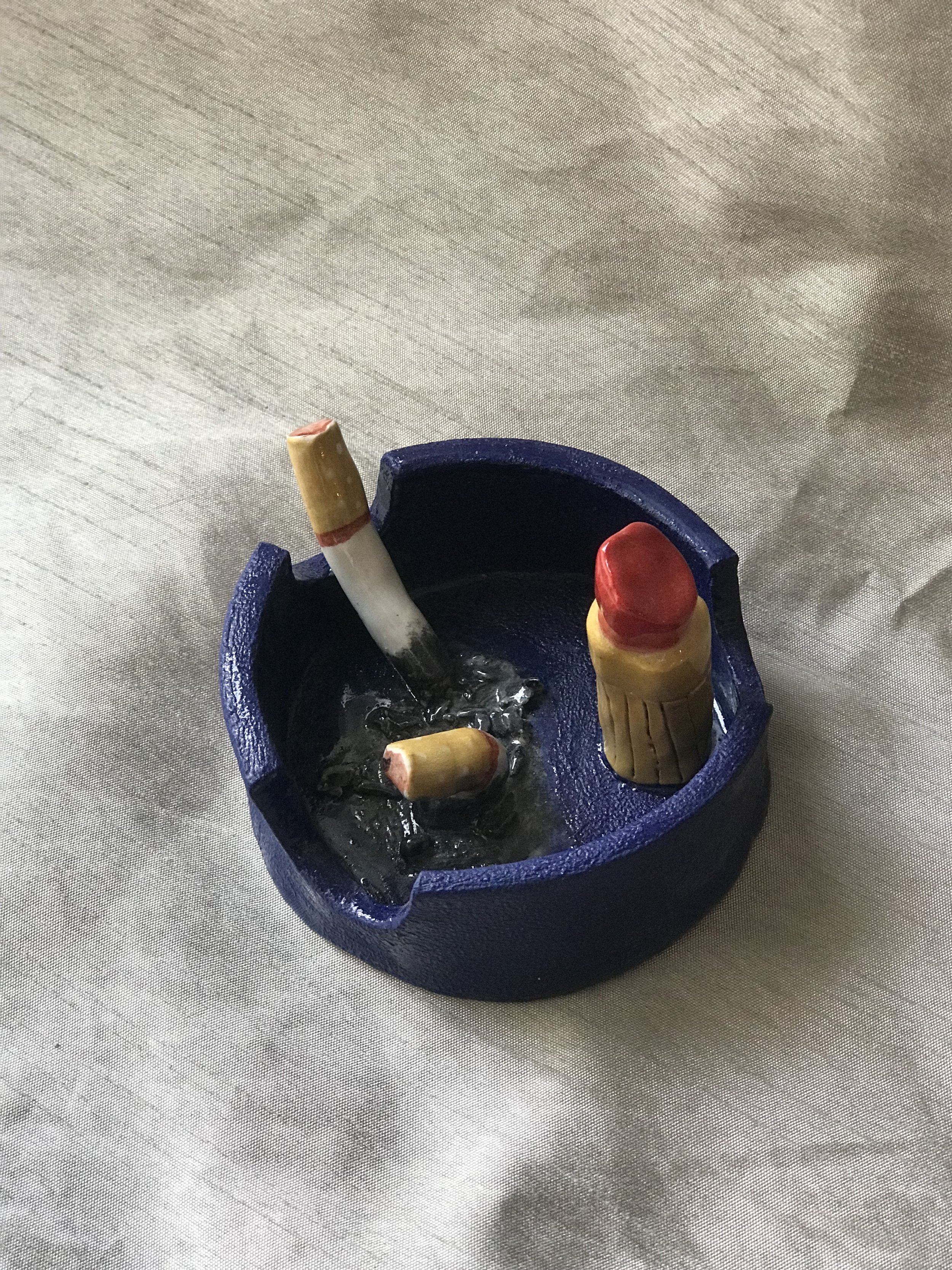 lipstickashtray3.jpeg