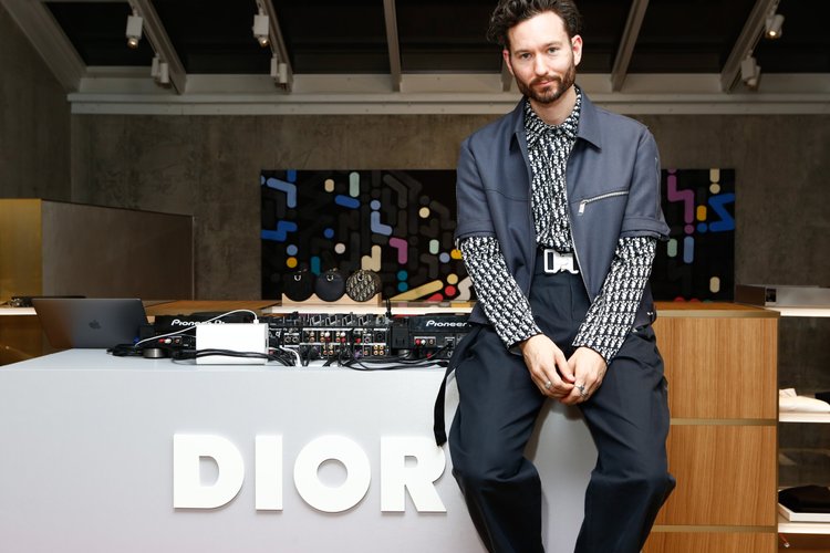 DJ Isaac Likes — fashion and event DJ