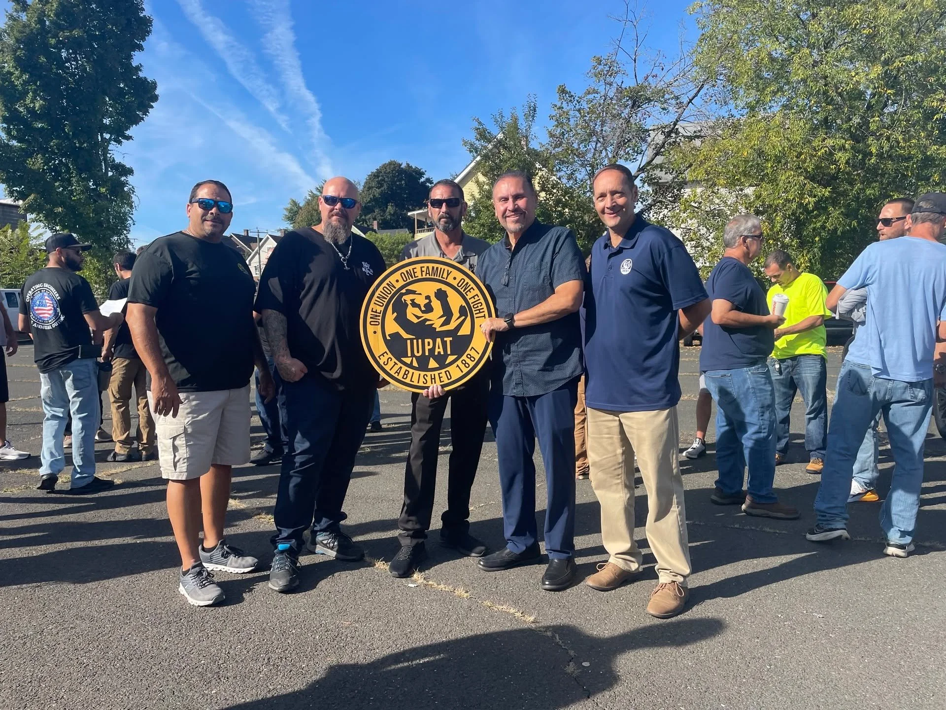 💪 We showed up strong for our Labor Walk in New Britain on Saturday, 9/27 supporting Mayoral Candidate (D) Bobby Sanchez. Proud to stand together for leaders who stand with working people! ✊ 

#UnionStrong #IUPAT #LaborPower