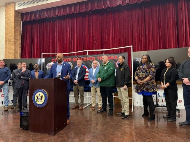 🚧 Union jobs secured in Hartford!

A federal determination has been issued that will require a Project Labor Agreement (PLA) on the U.S. District Courthouse project = many union construction jobs right here in Connecticut. 

We were proud to stand w