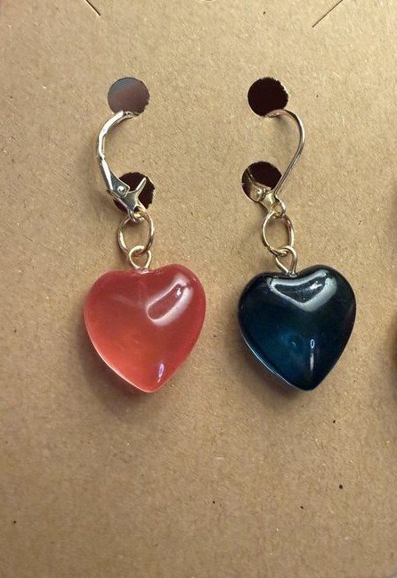 Glass heart stitch markers (set of 2) pink and blue
