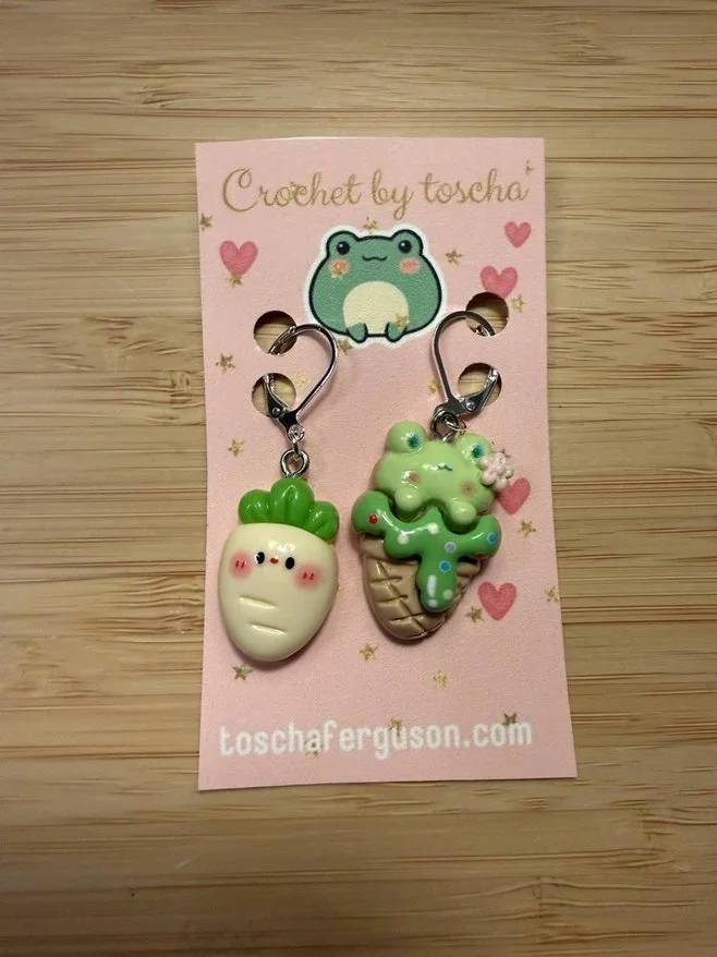 Kawaii corn and frog in a cone stitch marker (set of 2)