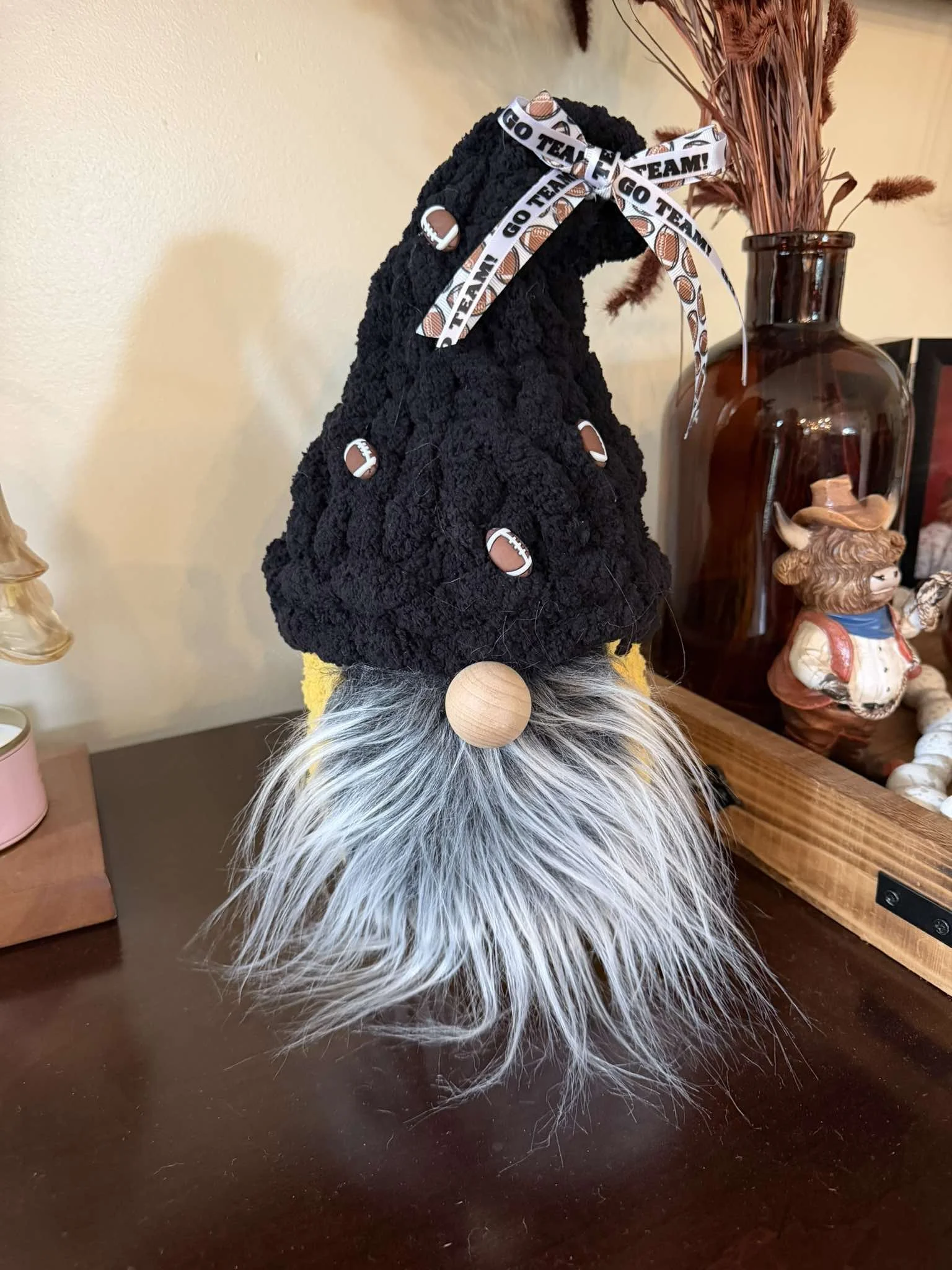 finger knit gnome
