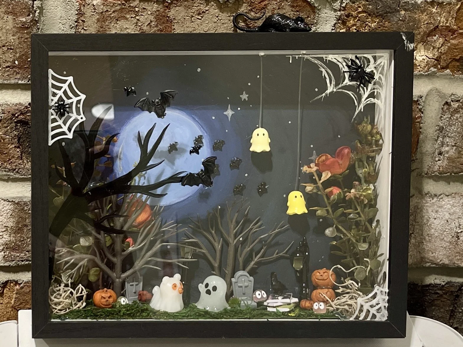 3D halloween shadow box with miniature figureines