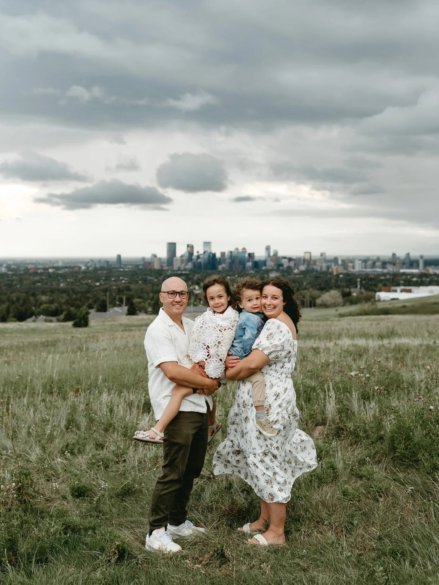 There was sun, a RAINBOW, thunder, lightning, wind, and a 5&deg; temperature drop. Lots of smiles, laughter and fun. And yet, by some small miracle, there was no rain!

Thank you to this beautiful family for choosing me over and over again to capture