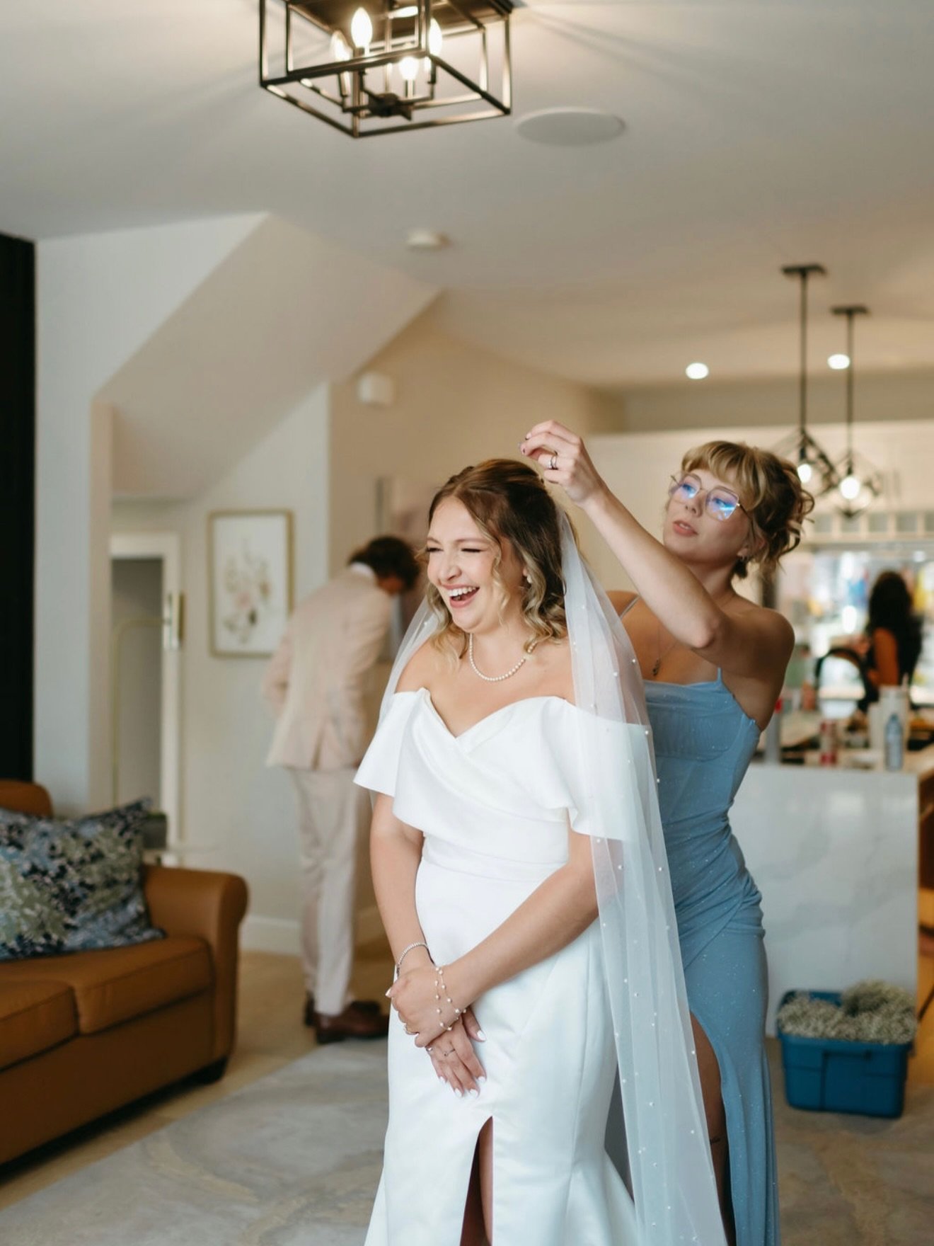 This getting-ready morning was such a wonderful way to start the day. 

The beautiful bride Taylor chose to spend it surrounded by family and friends, which meant there was no shortage of laughter, hugs, a few happy tears, and candid moments. And yes