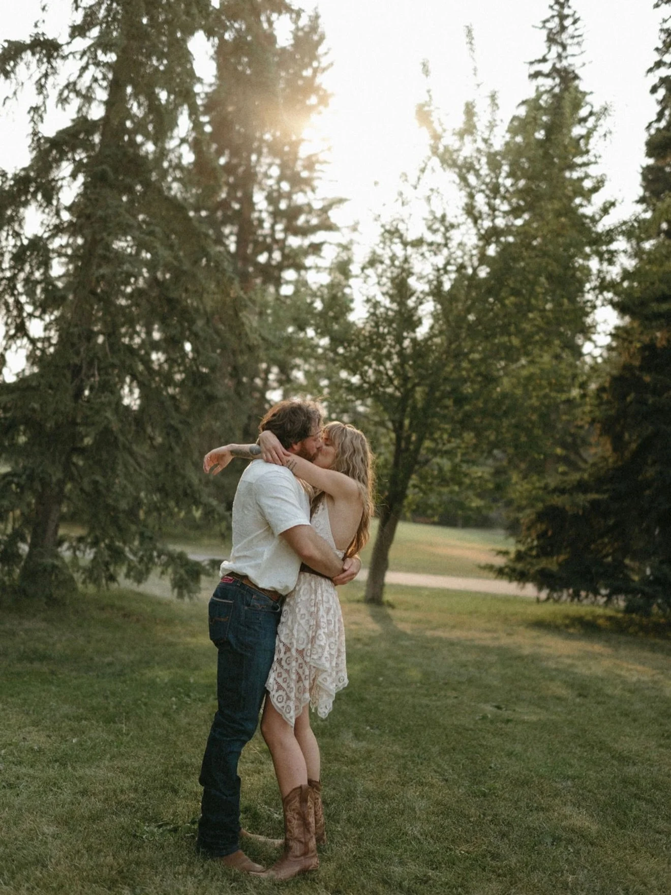 I&rsquo;ll definitely share more from this beautiful extended family session turned proposal session turned mini-engagement session, soon! *She said yes by the way and how gorgeous are theyyyy?! 😳😍

Happy Friday my friends. Happy September. Happy a