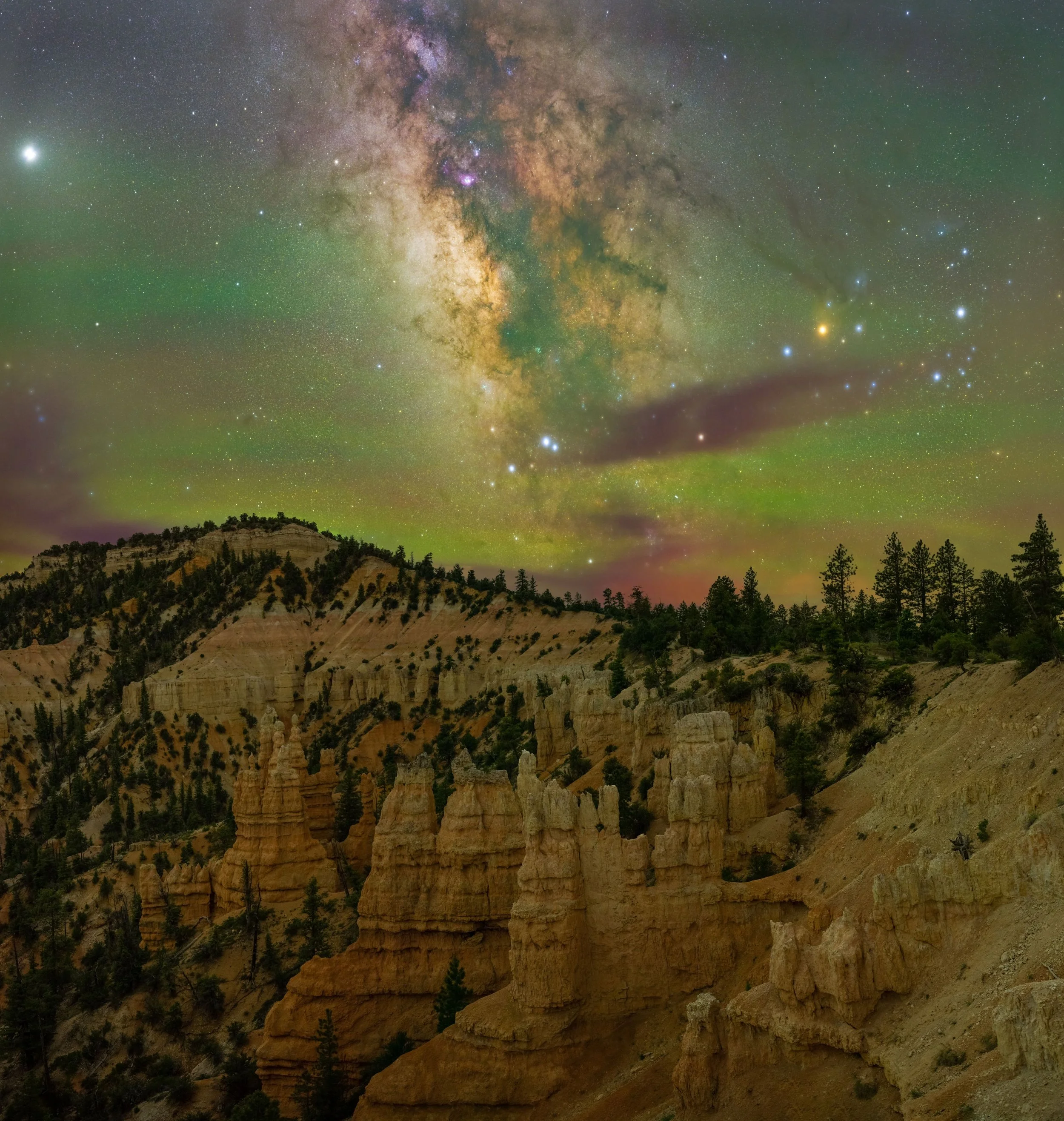 Bry: Airglow over Fairyland Trail