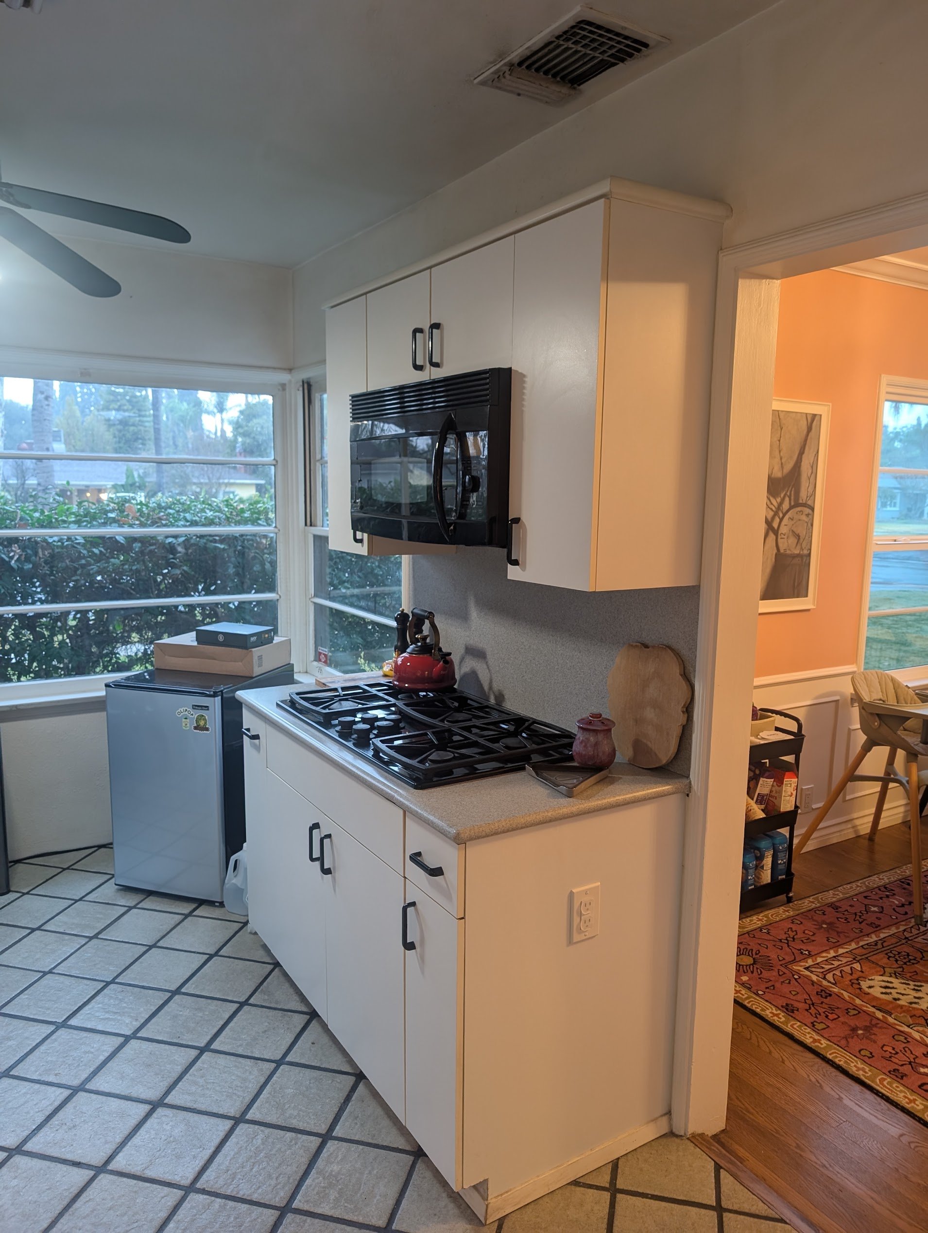 Kitchen before 1 .jpg