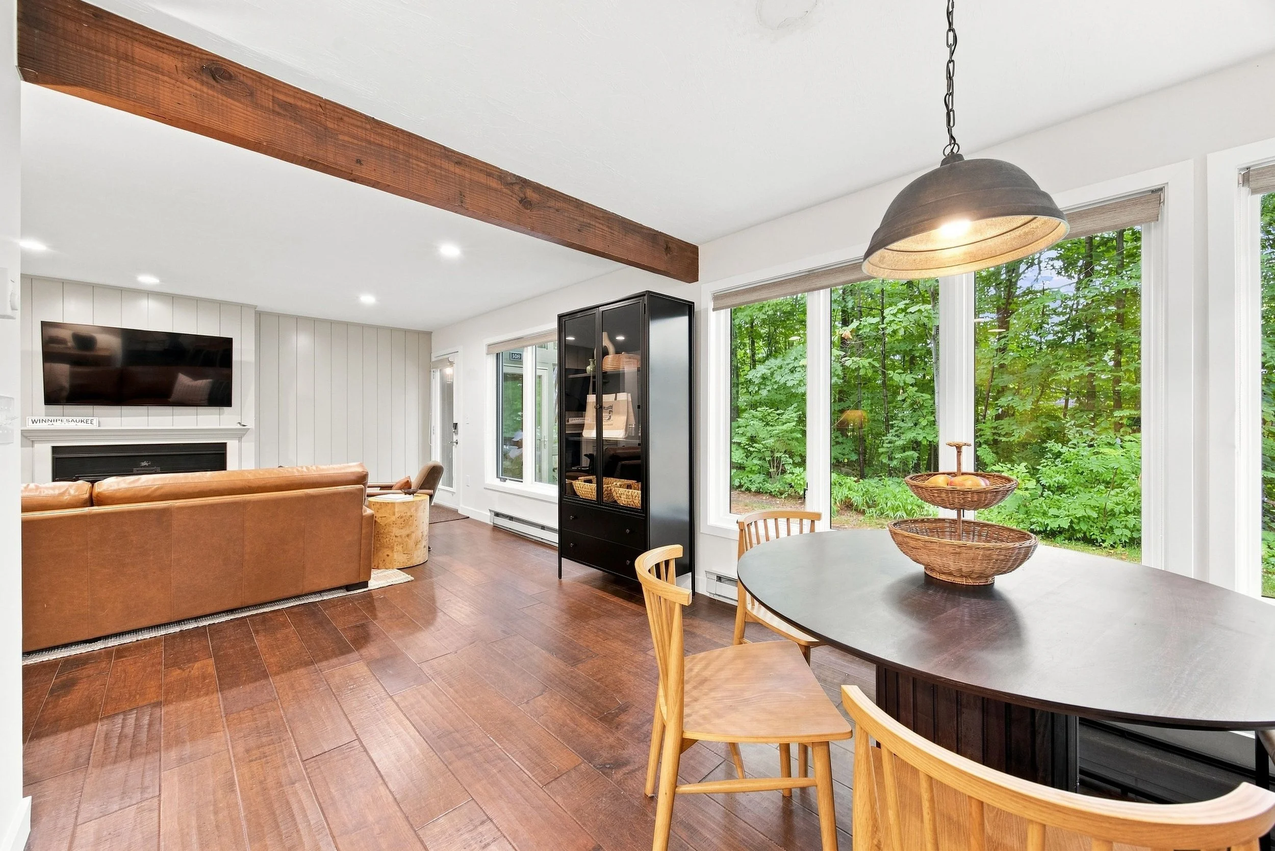 LIVING ROOM 1 .jpg