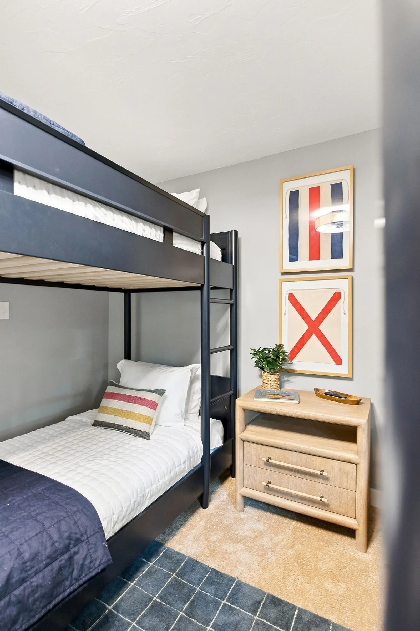 BUNK ROOM 1 .jpg