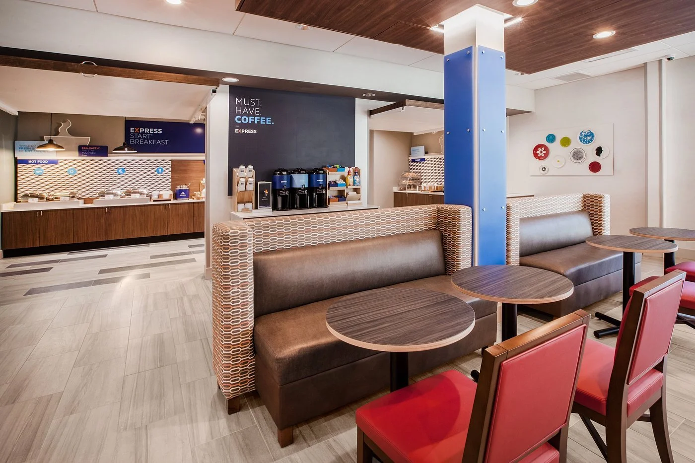 hotel-breakfast seating.jpg