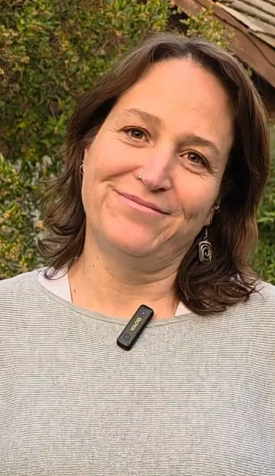 “La profundización me permitió adquirir herramientas para poder acompañar procesos. Hice un trabajo de profundización personal que me permitió estar al servicio de manera más cercana y genuina. Pude descubrir el poder que habita en mí para ponerlo al