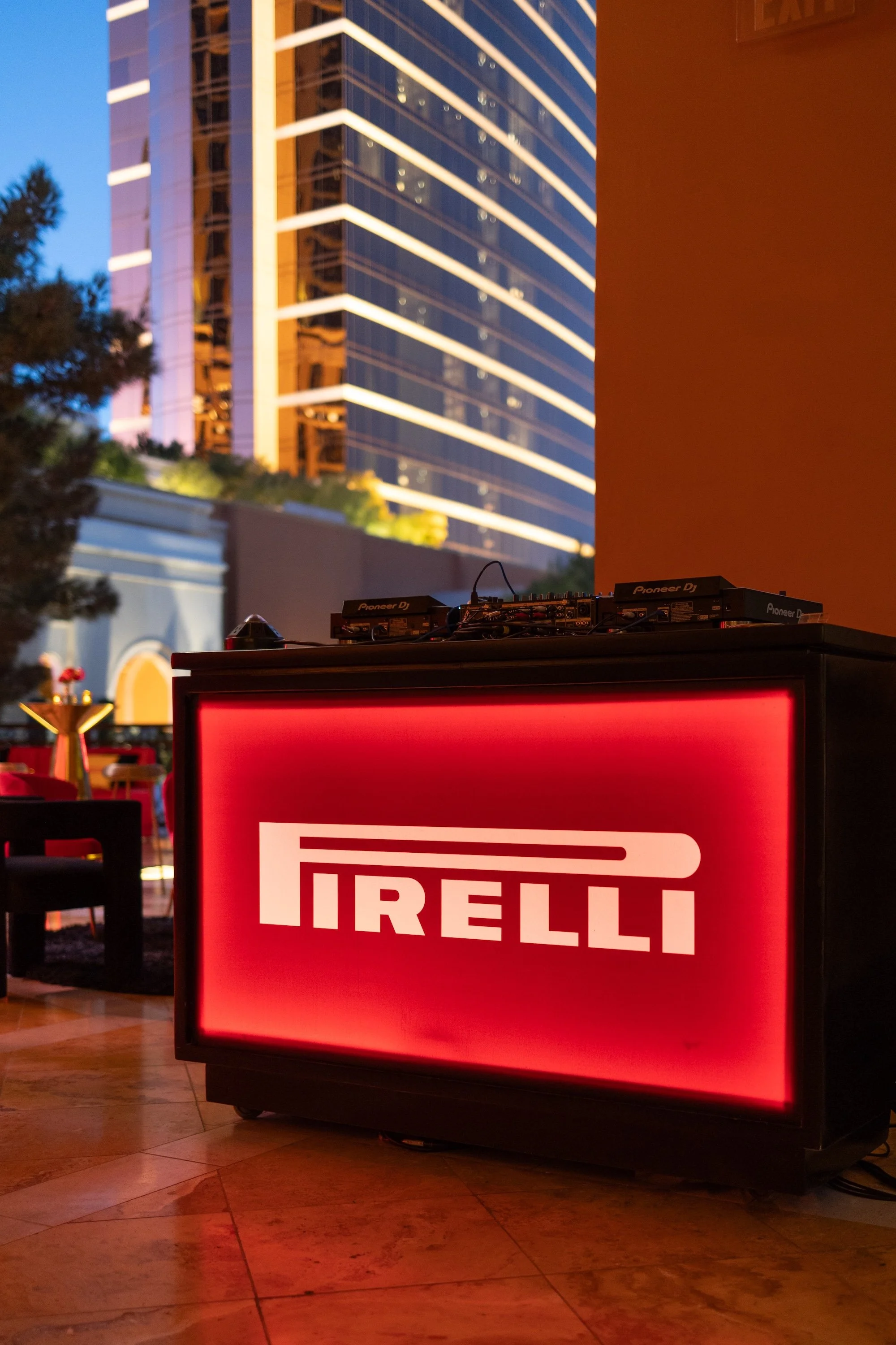 Pirelli_Vegas_F1_WynnWild Sky Events12.jpg