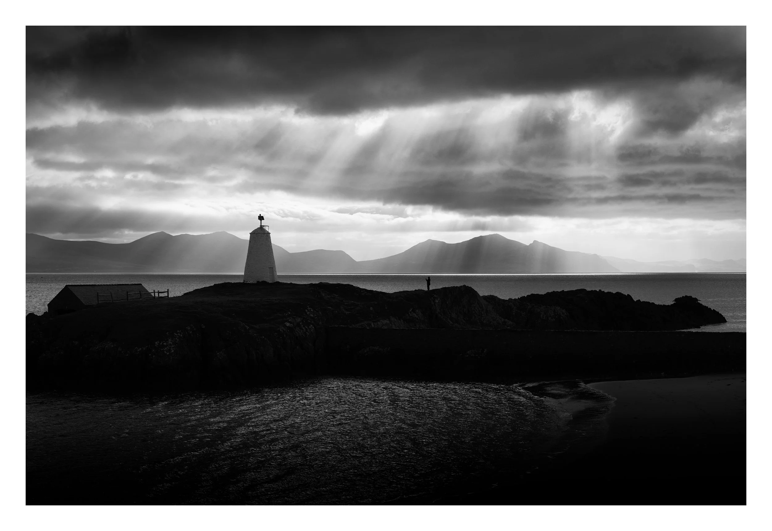 Llanddwyn lighthouse  Light.jpg