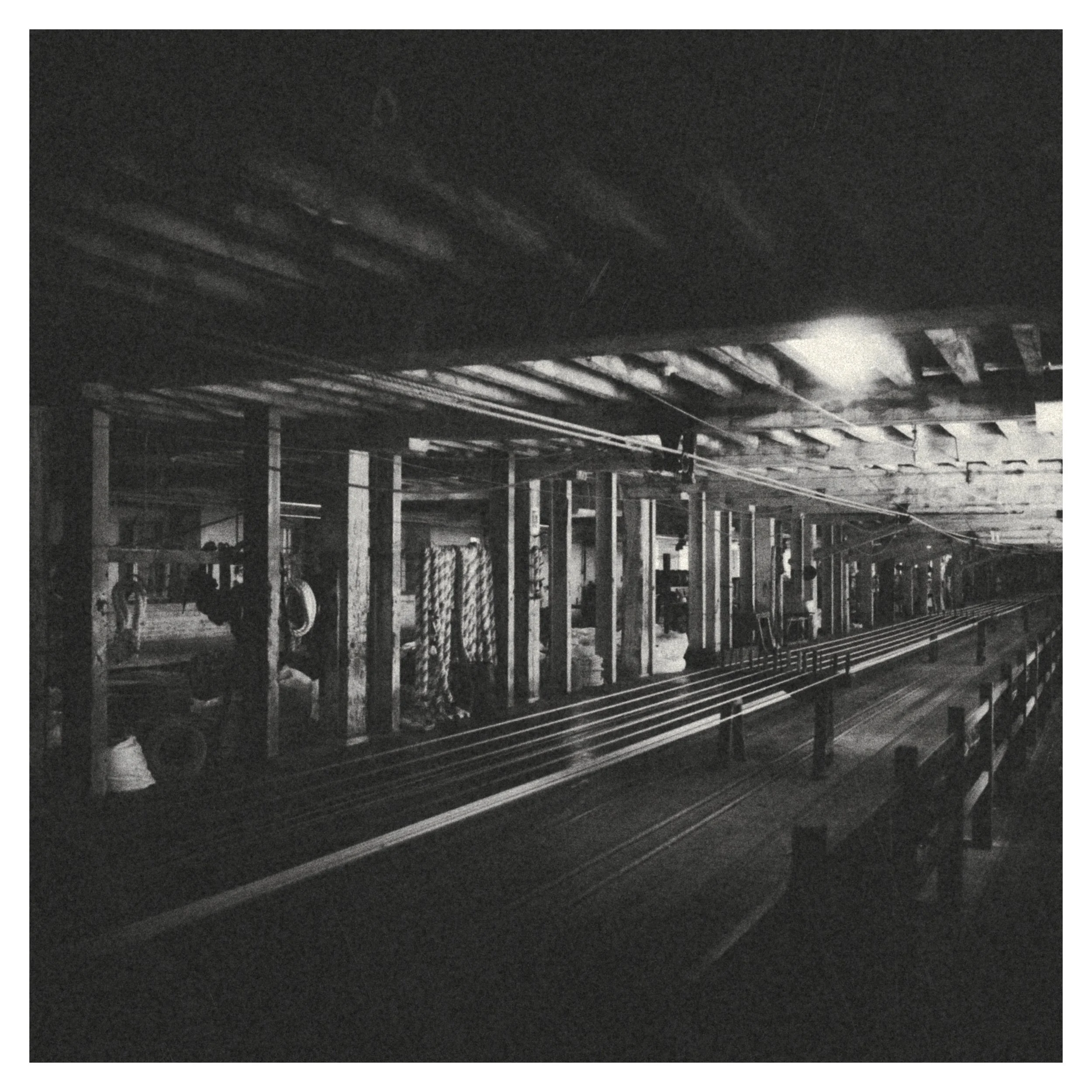 Rope-room-noir-X7.jpg