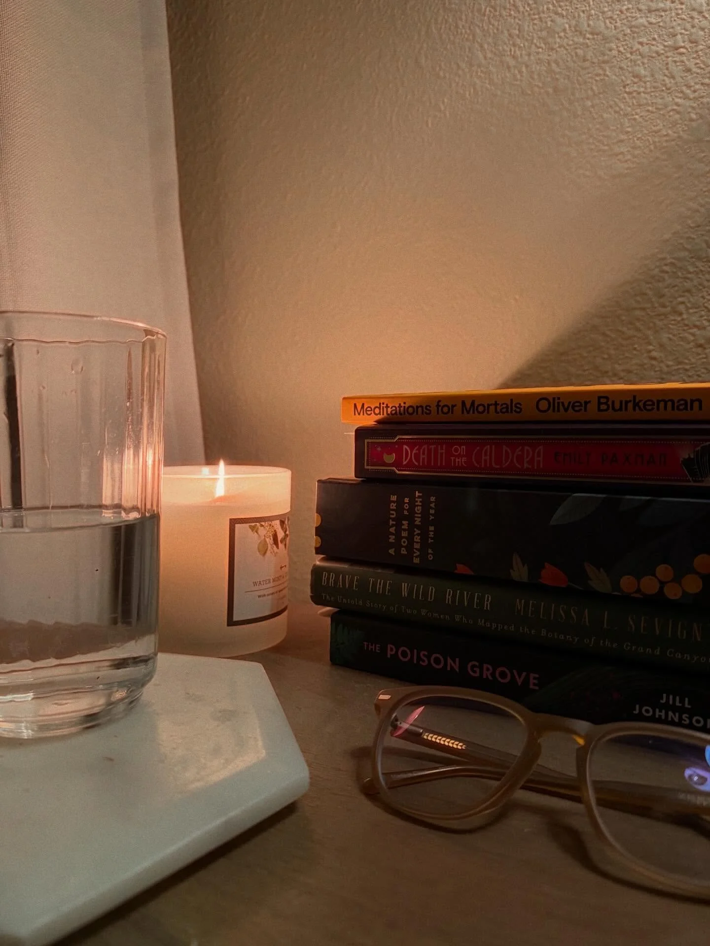 Currently reading ❄️🕯️🥱

#booksbooksbooks #bookstagram #currentlyreading