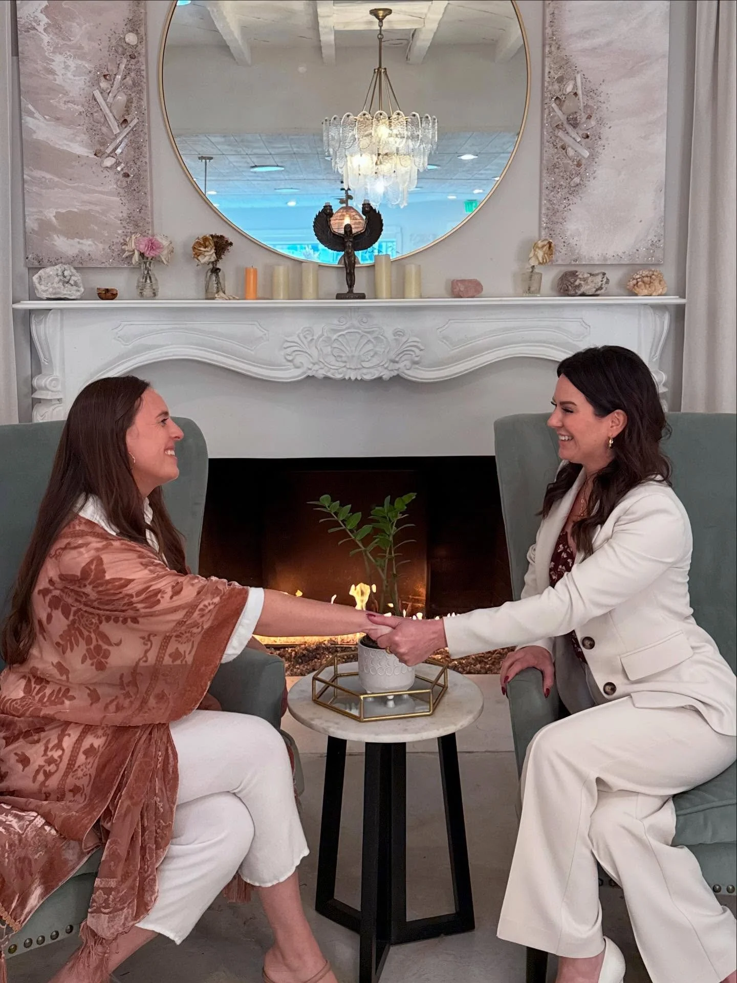 You&rsquo;re invited to this first-time collab 💌

Join @krystia.rae and @rebecca.cuje as they take you on a journey of Harmony &amp; Flow. 

Gently moving the body through a series of restorative yoga poses to ground into the present moment. 

Move 
