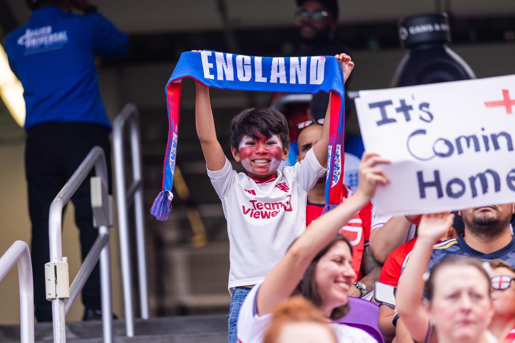MarkThor-FloridaSeries-EnglandvCostaRica-061026-OCSC2357.jpg
