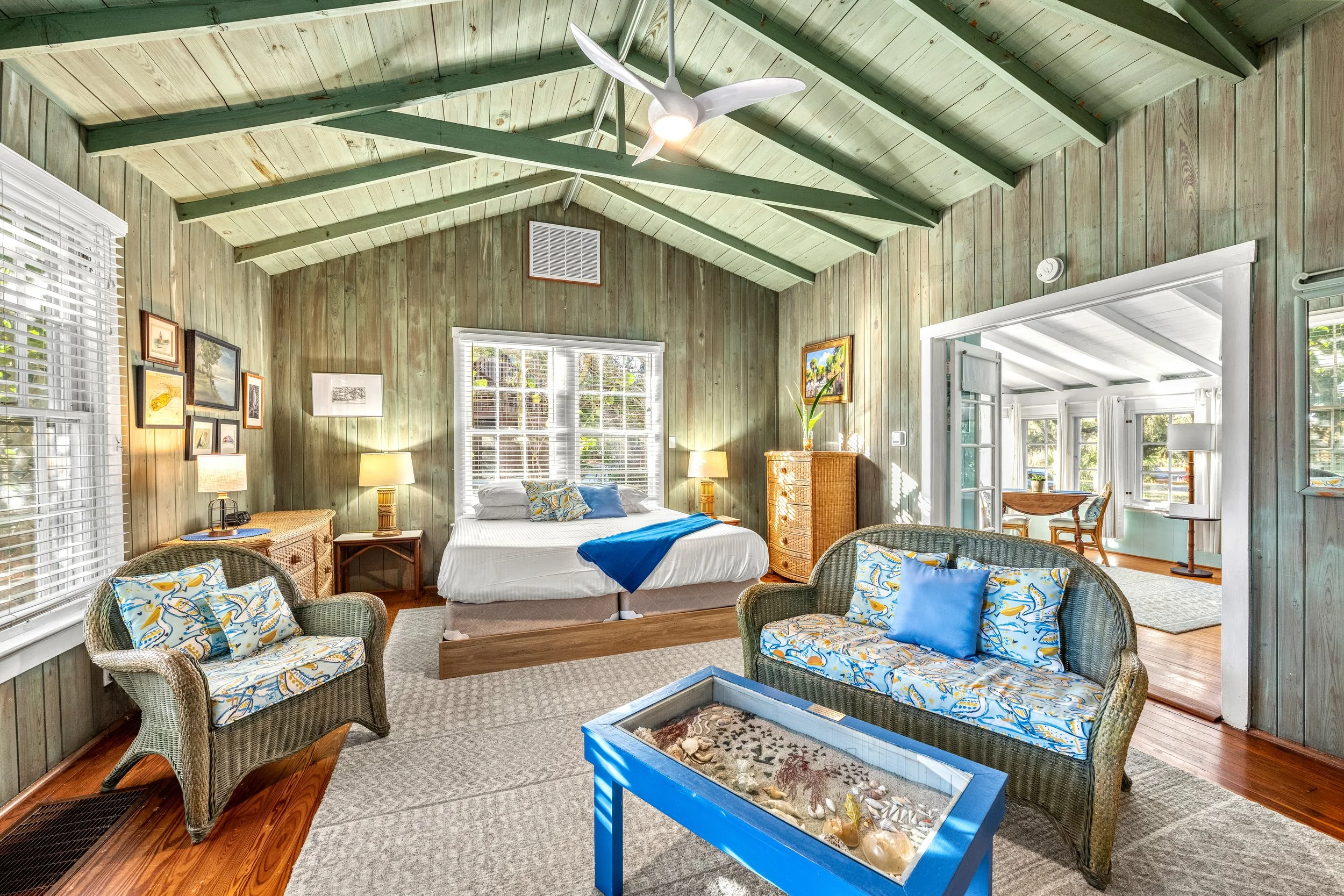 Manasota - Pelican - Living Space-12.jpg