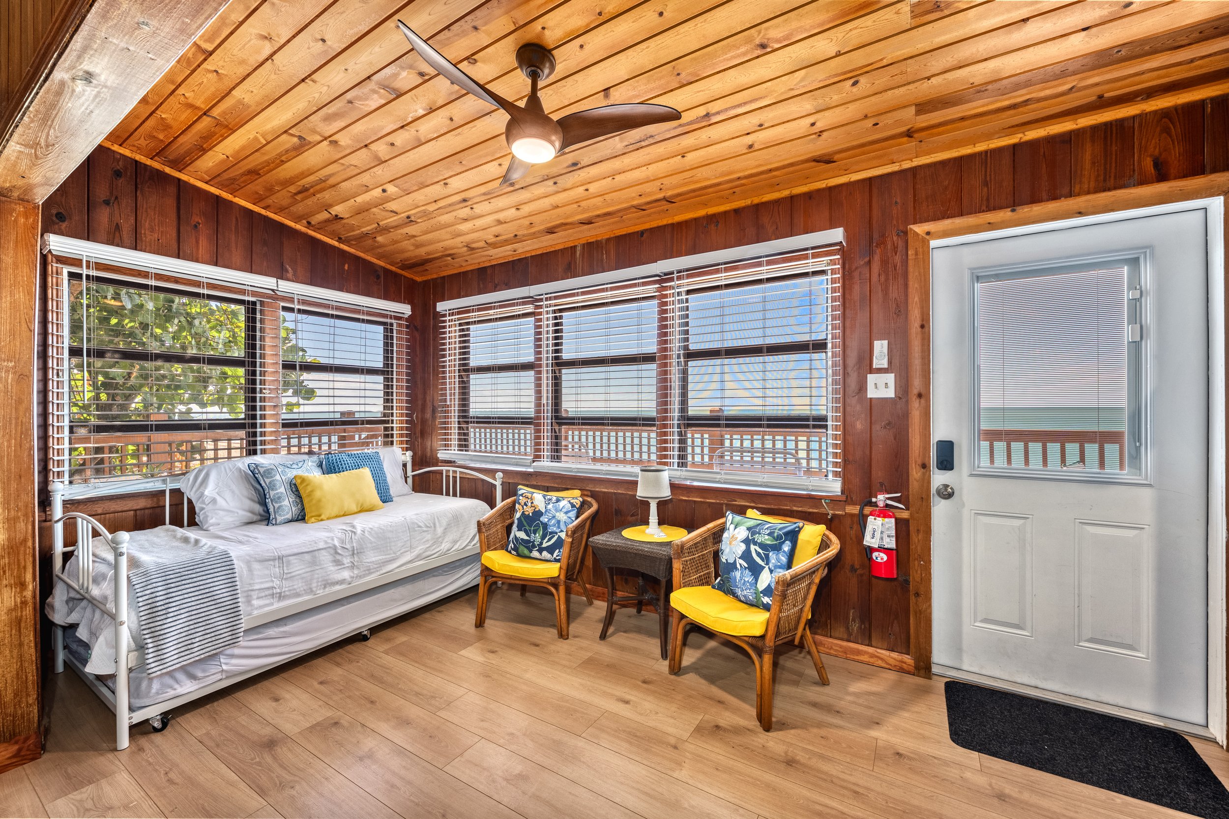 Manasota - Gull 1 Entrance Living Area-7.jpg