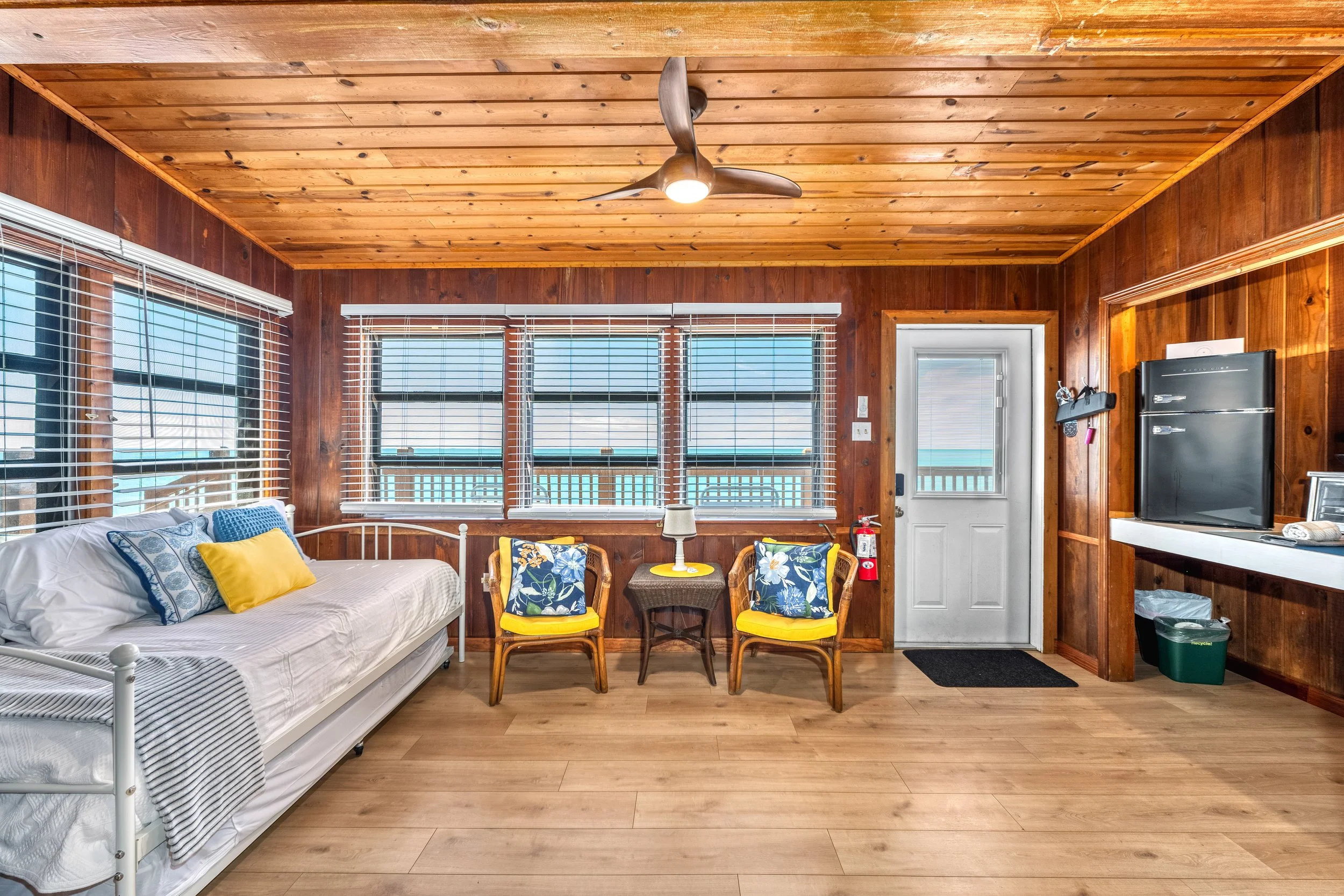 Manasota - Gull 1 Entrance Living Area-6.jpg