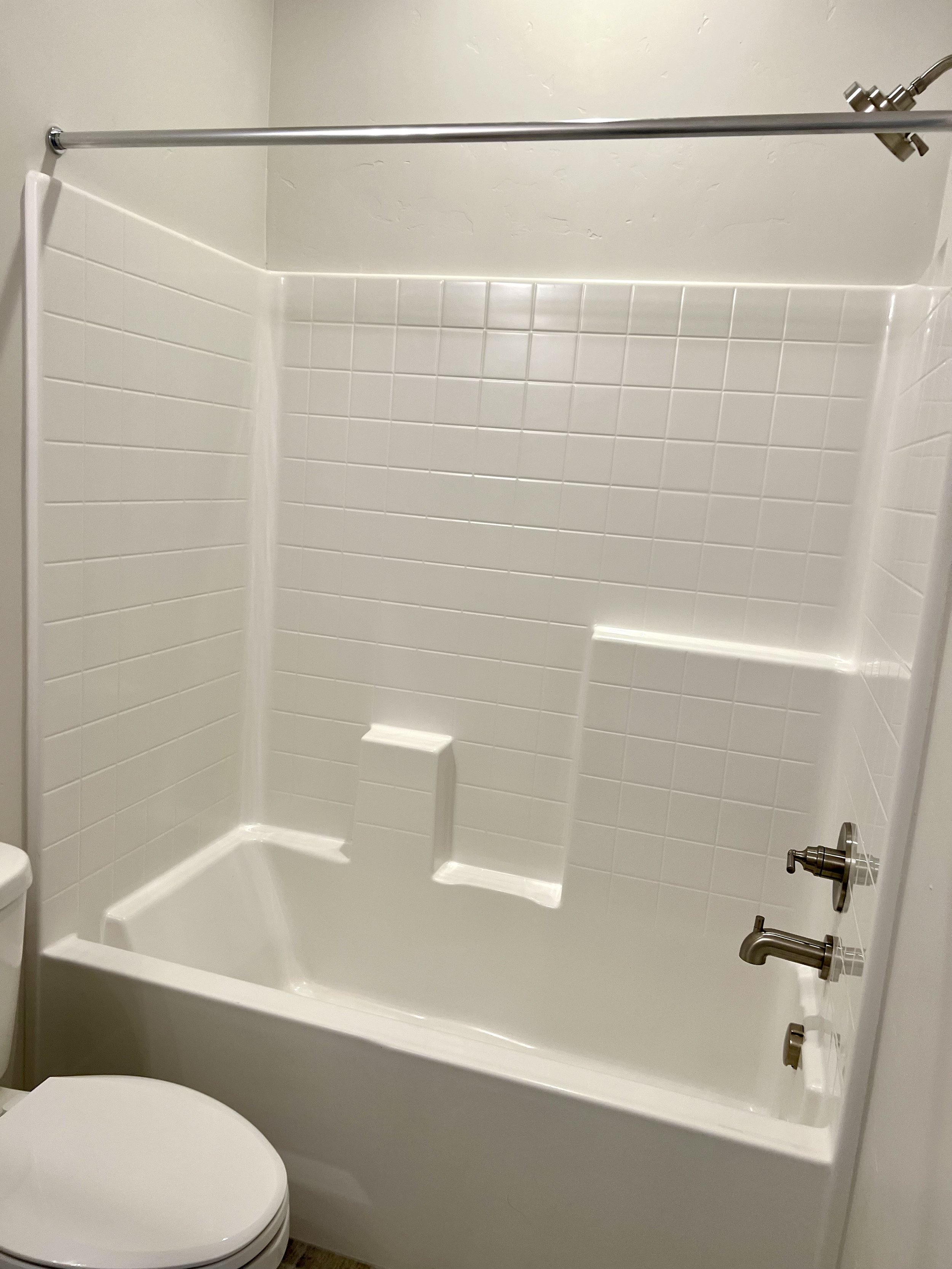 18. Bathroom.jpg