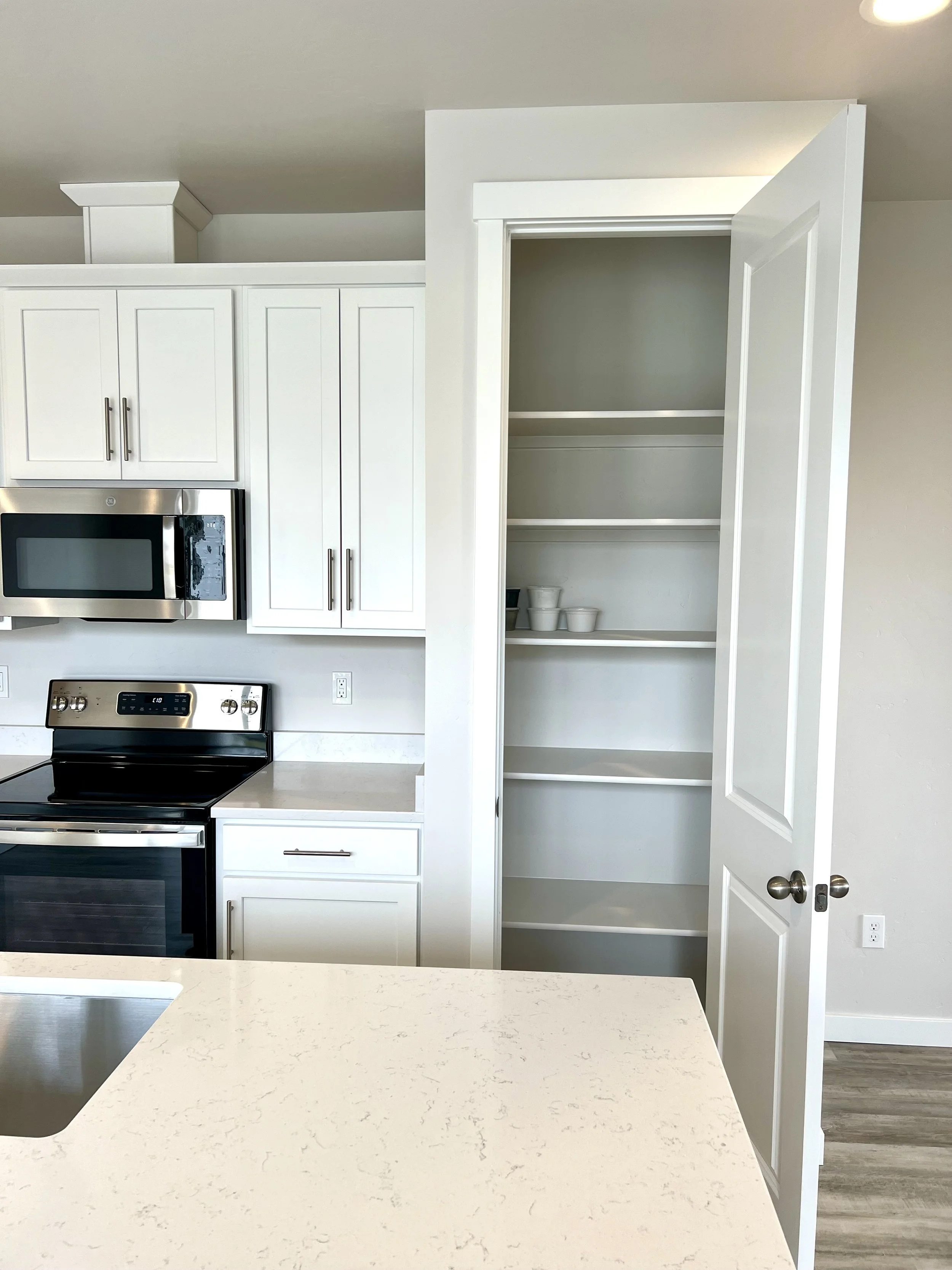 8. Kitchen.jpg