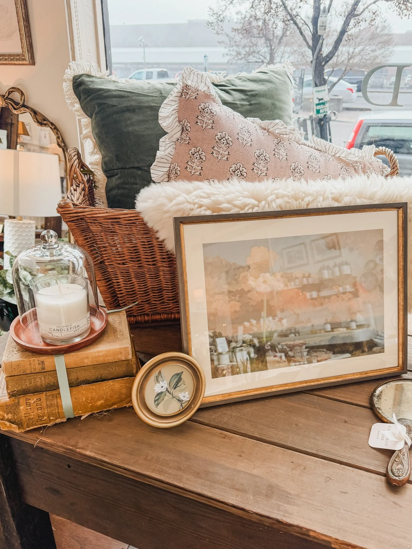 💖 What we&rsquo;re loving&hellip;soft pinks, grounding greens, warm wood tones with a touch of gold of course! ✨ 
🌱 
And just in&hellip;the sweetest little heart ferns! 💚