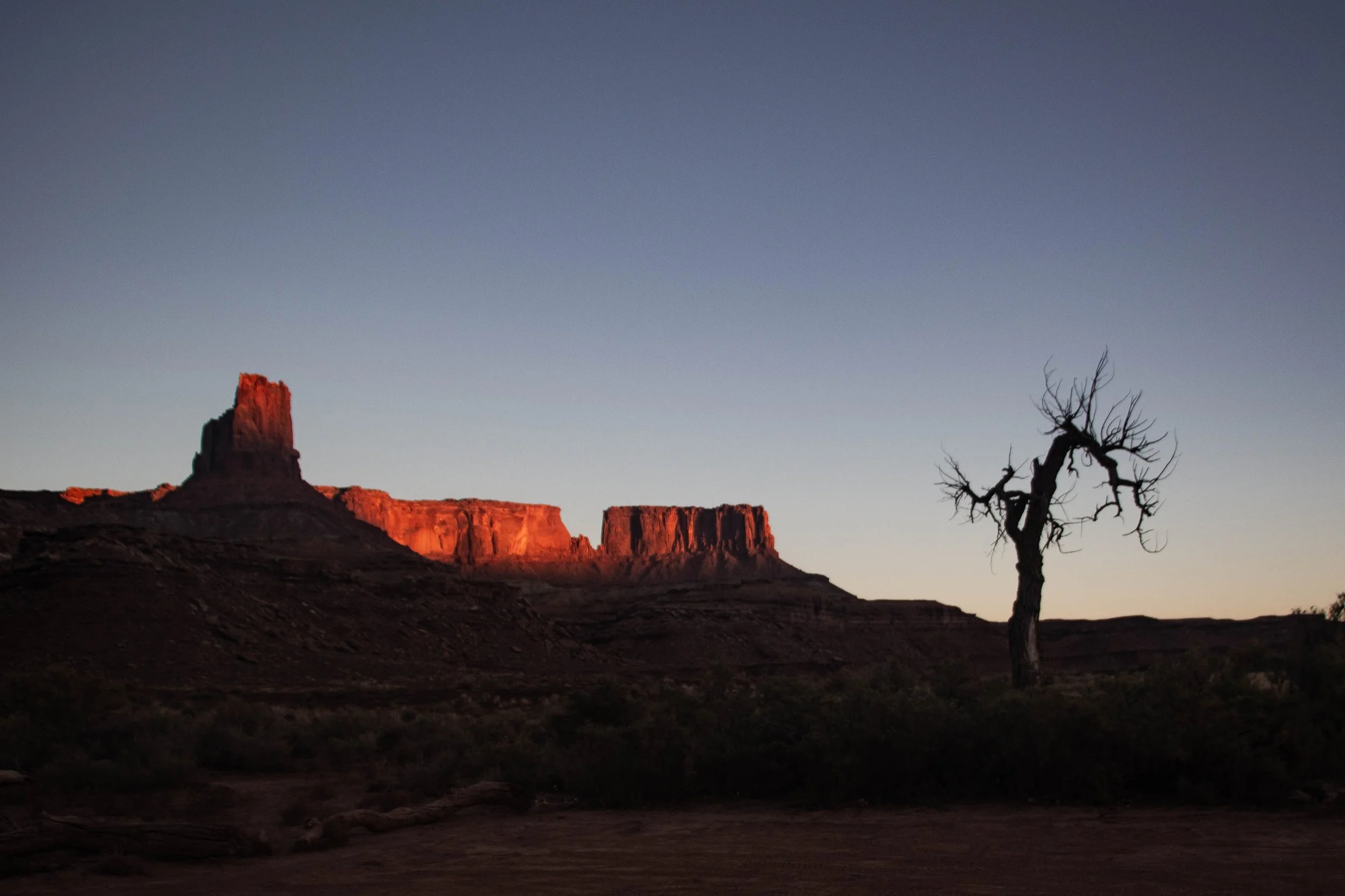 Softly falls the night of day / Canyonlands NP