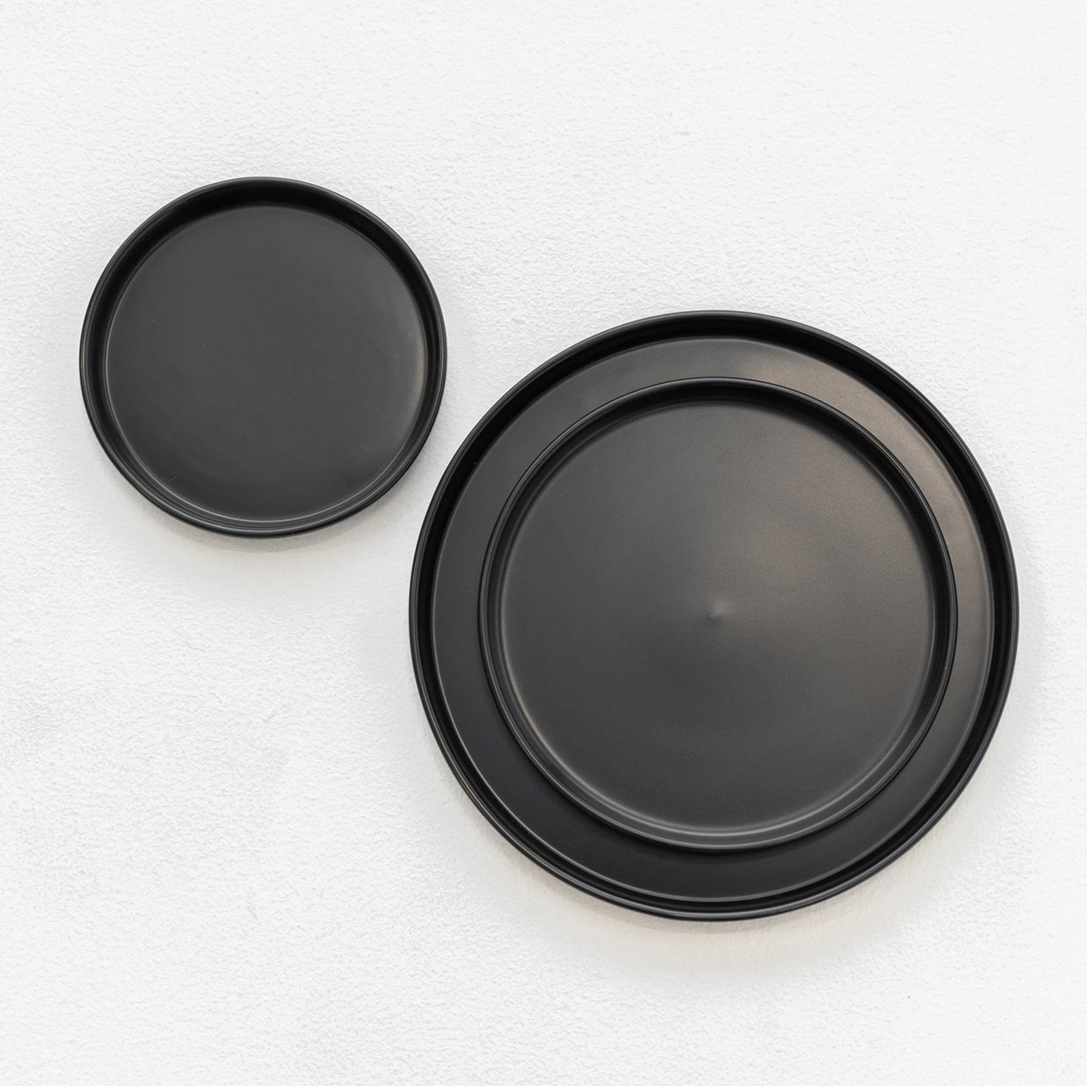 coast_square_content_black_plate1.jpg