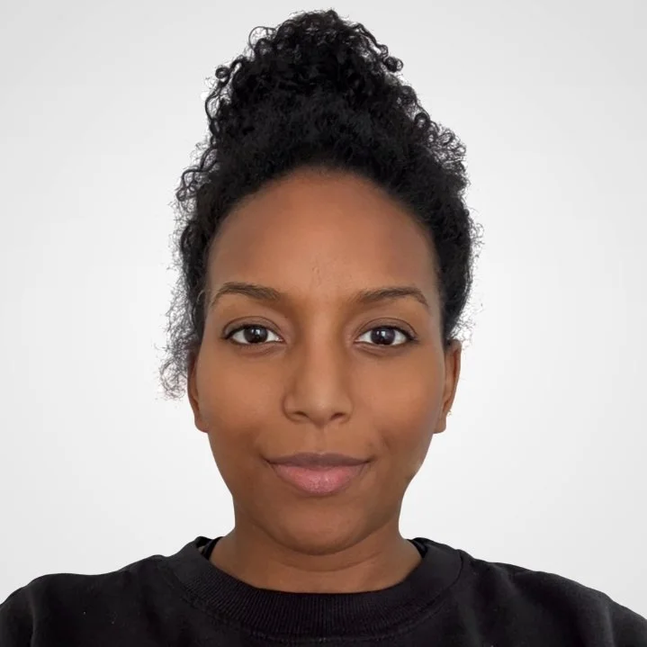 Victoria_headshot.jpg