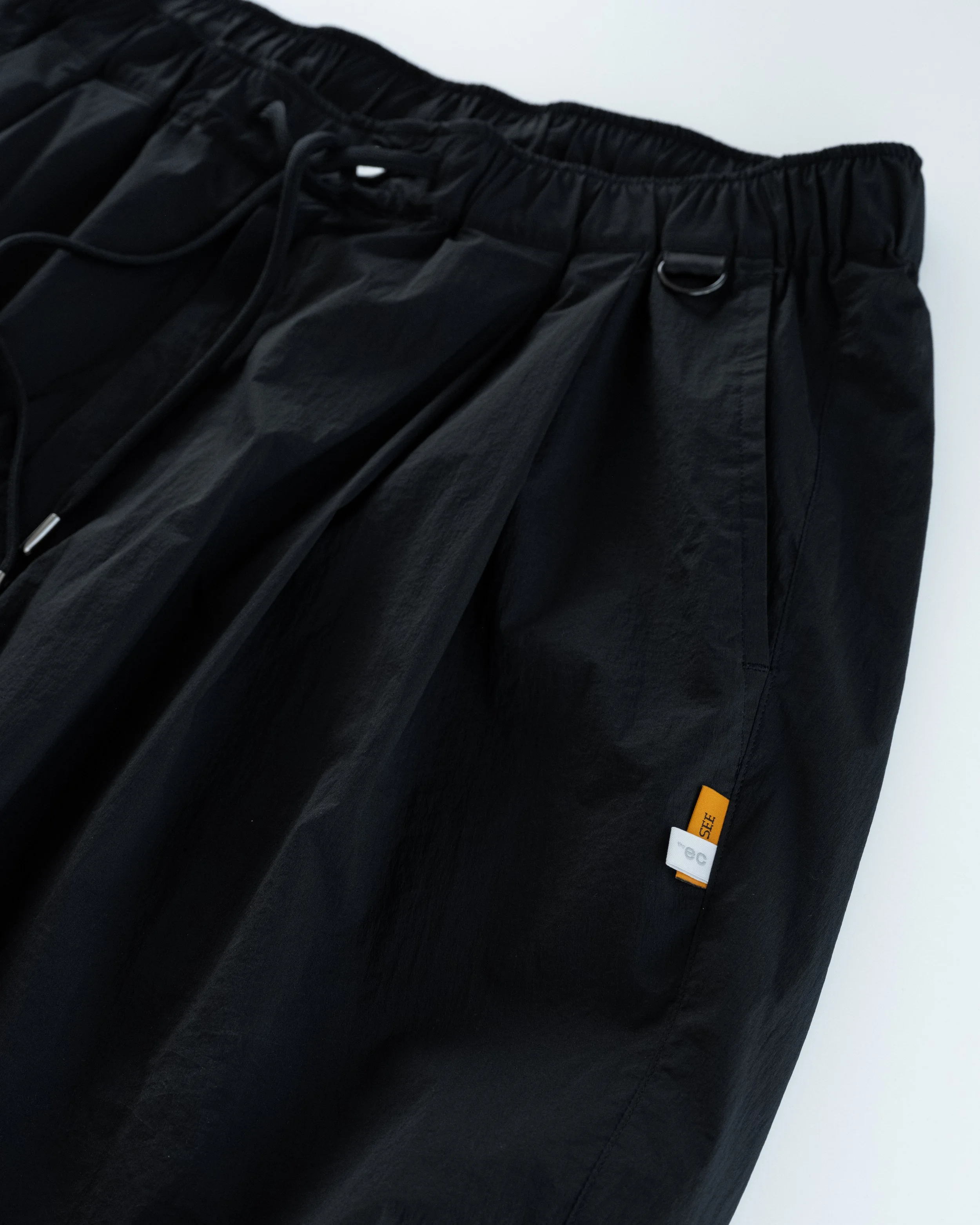 the ec x SEE SEE ‘Easy Double Pleated Shorts’ Black-3.jpg