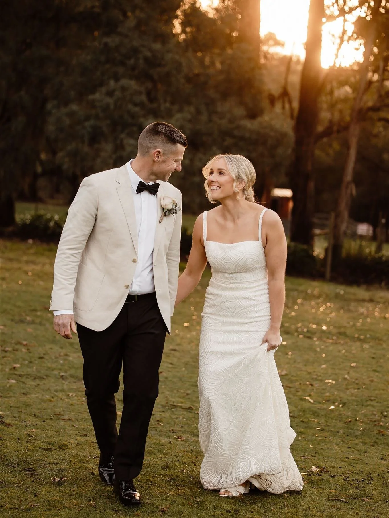 Happy 1 year anniversary Ash &amp; Evan!!!
&zwnj;
Lovers // @evan_almighty84 @ashrob_ 
Venue // @logcabinranch 
Dress // @evieyoungbridal
Flowers // @lowevly
Hair &amp; Make Up // @hannahhockingmakeup 
Celebrant // @lisabcelebrant 
Entertainment // @
