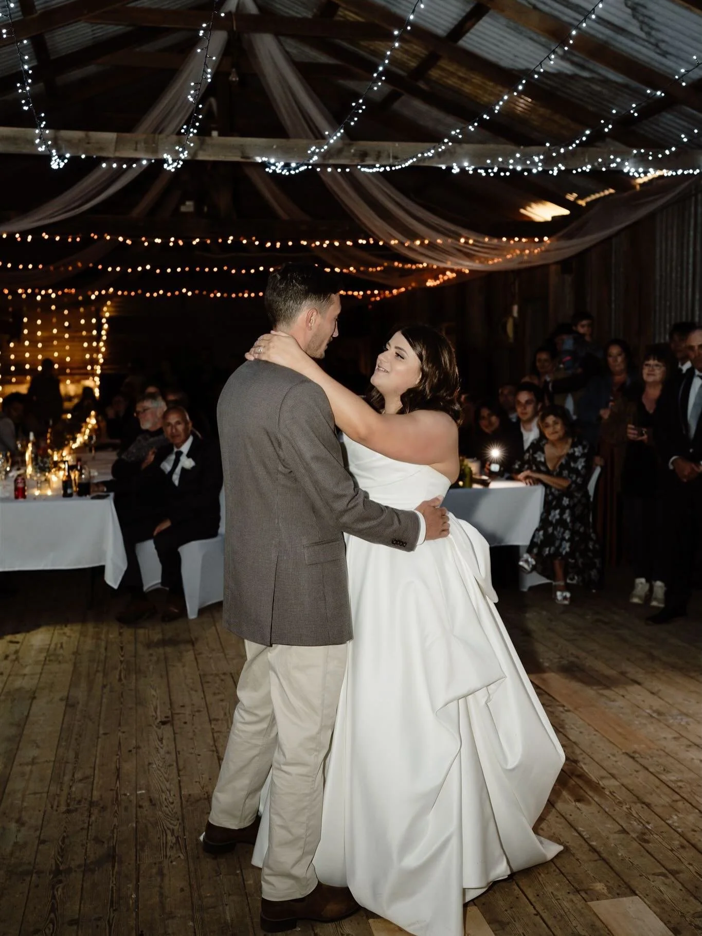 Tips for your first dance from a photographer perspective!

Keep it simple: Pick 2&ndash;3 moves max (slow sway + gentle turn + dip/pose).

Practice the moments that matter: Nail the first 10 seconds and the final pose. Everything in between can be &