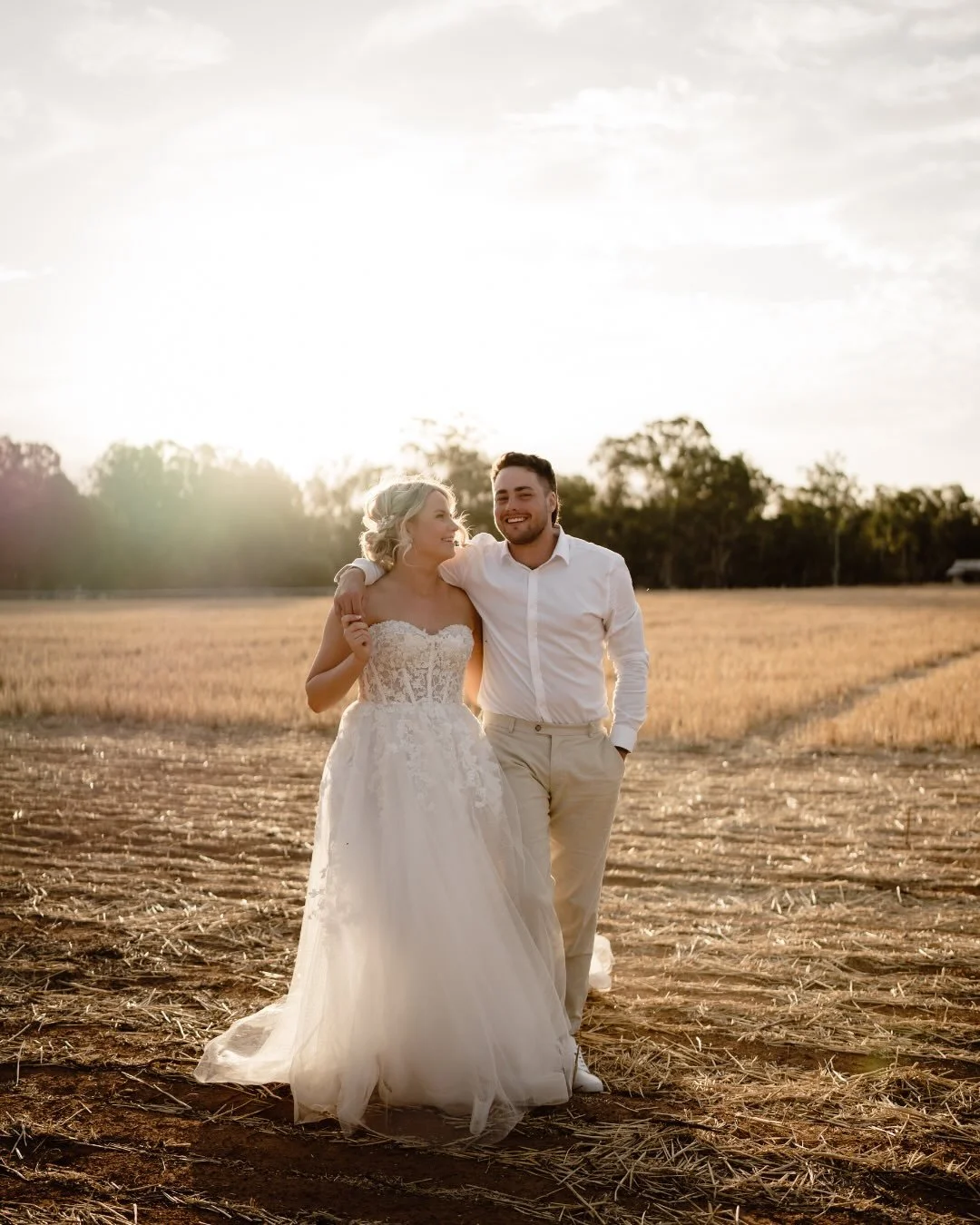 Introducing Mr &amp; Mrs Dillon 🤎

What an absolute VIBE! 

Thanks for having me legends!! 

Lovers // @taylah_edwards &amp; Steven
Venue // @perricootastationevents 
Wedding Dress // @alwaysandforeverbridal_int 
Bridesmaids // @billy_j_boutique 
Fl