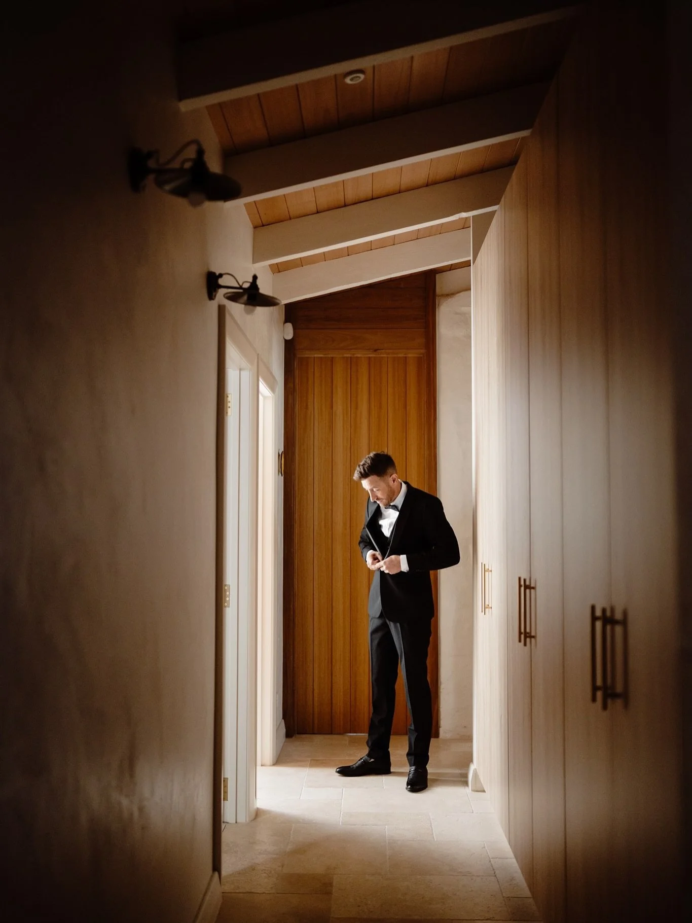 A moment for Mike 🤵🏼&zwj;♂️

📸 Jamie

Lovers // @itstaralake &amp; @itsmikelake 
Venue // @dromanaestateweddings 
Suit // @ydaustralia 
Celebrant // @standupcelebrant 
Entertainment // @the_knave
Videography // @jamierossweddings