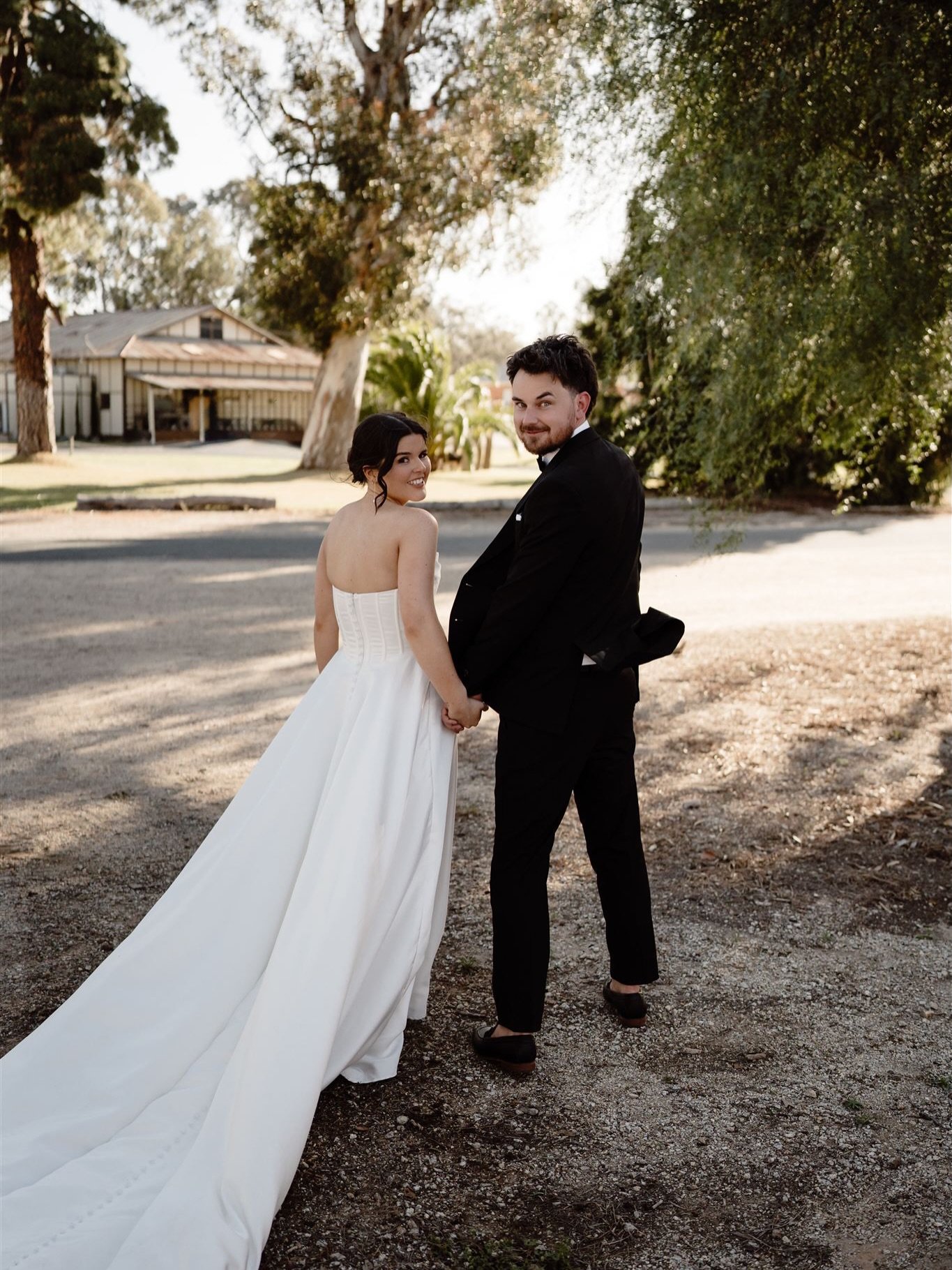 Don&rsquo;t get us wrong, we LOVE the pretty photos, but it&rsquo;s the in between moments that really get us 👌🏼

📸 Jamie 
&zwnj;
Lovers // @br1dget.graham &amp; @keepinupwithjackk 
Venue // @perricootastationevents 
Suit // @politixmenswear
Dress