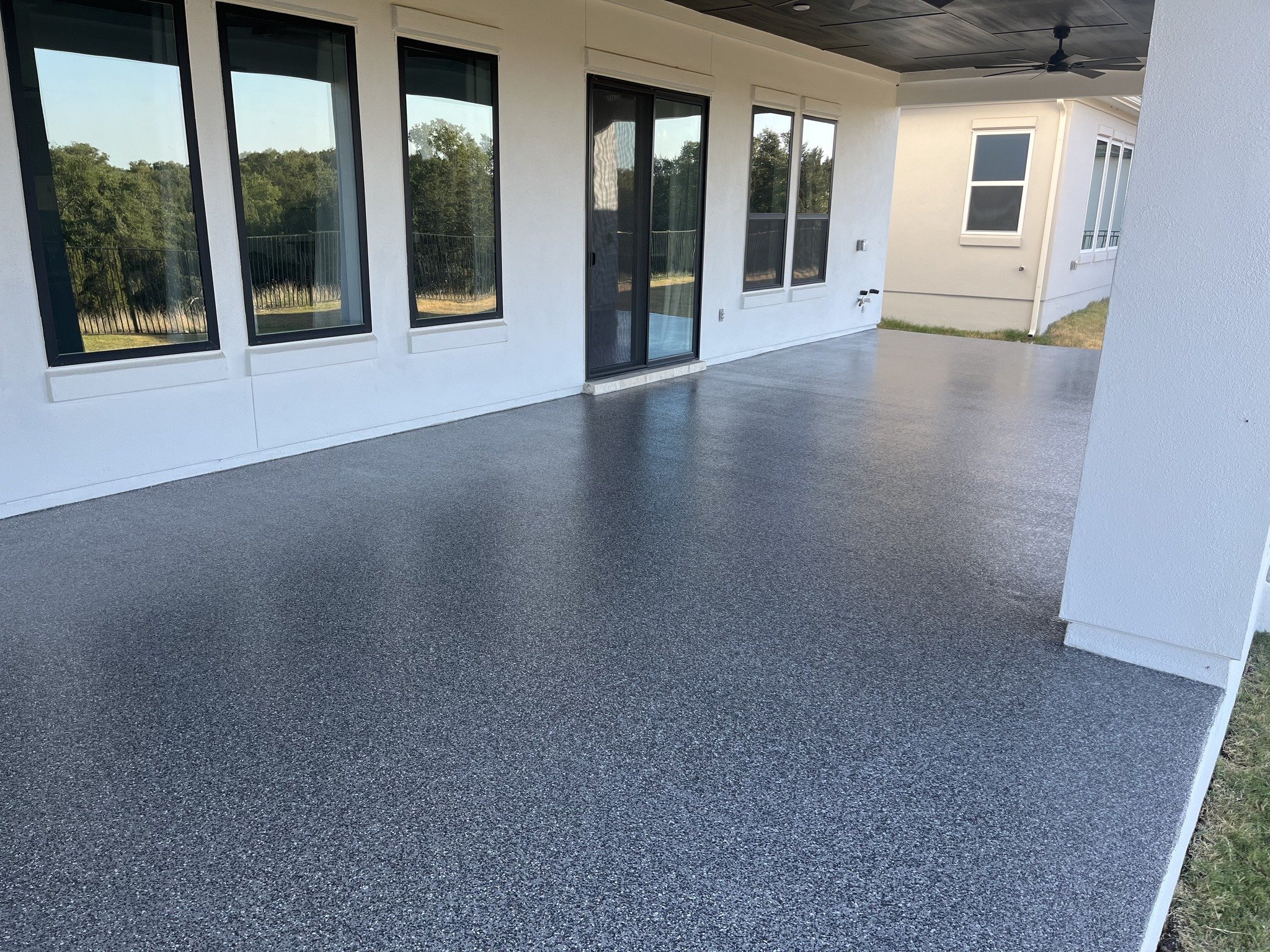 Epoxy vs. Polyurea vs. Polyaspartic Concrete Coatings: