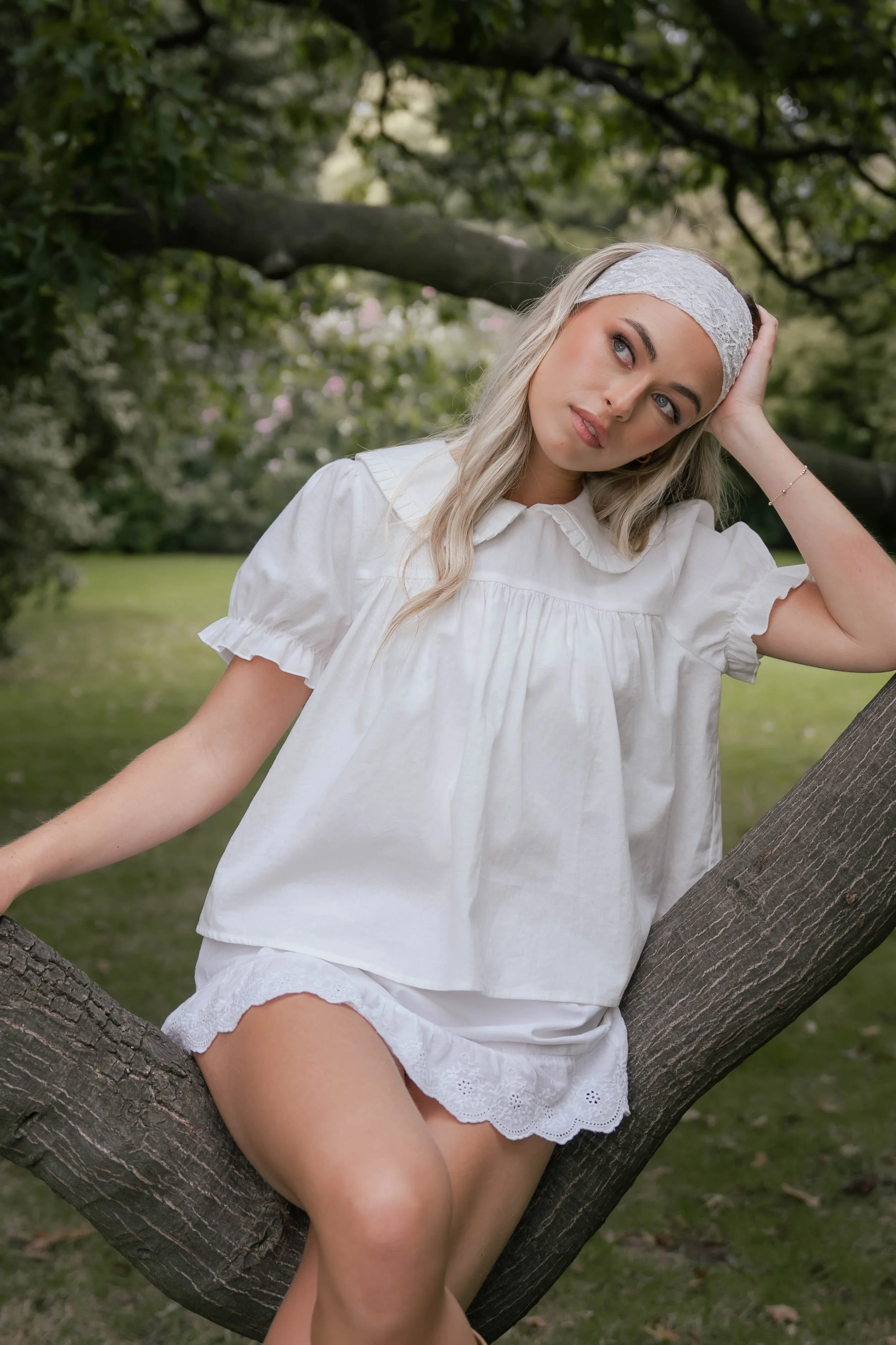 Chloe Weight (@claudia.tivendale) look one-6.jpg