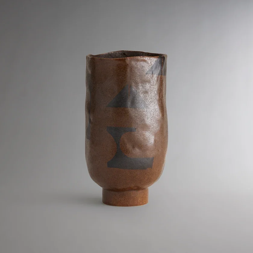 THE NARRATIVE ARC COLLECTION |
GLYPH Vase Short