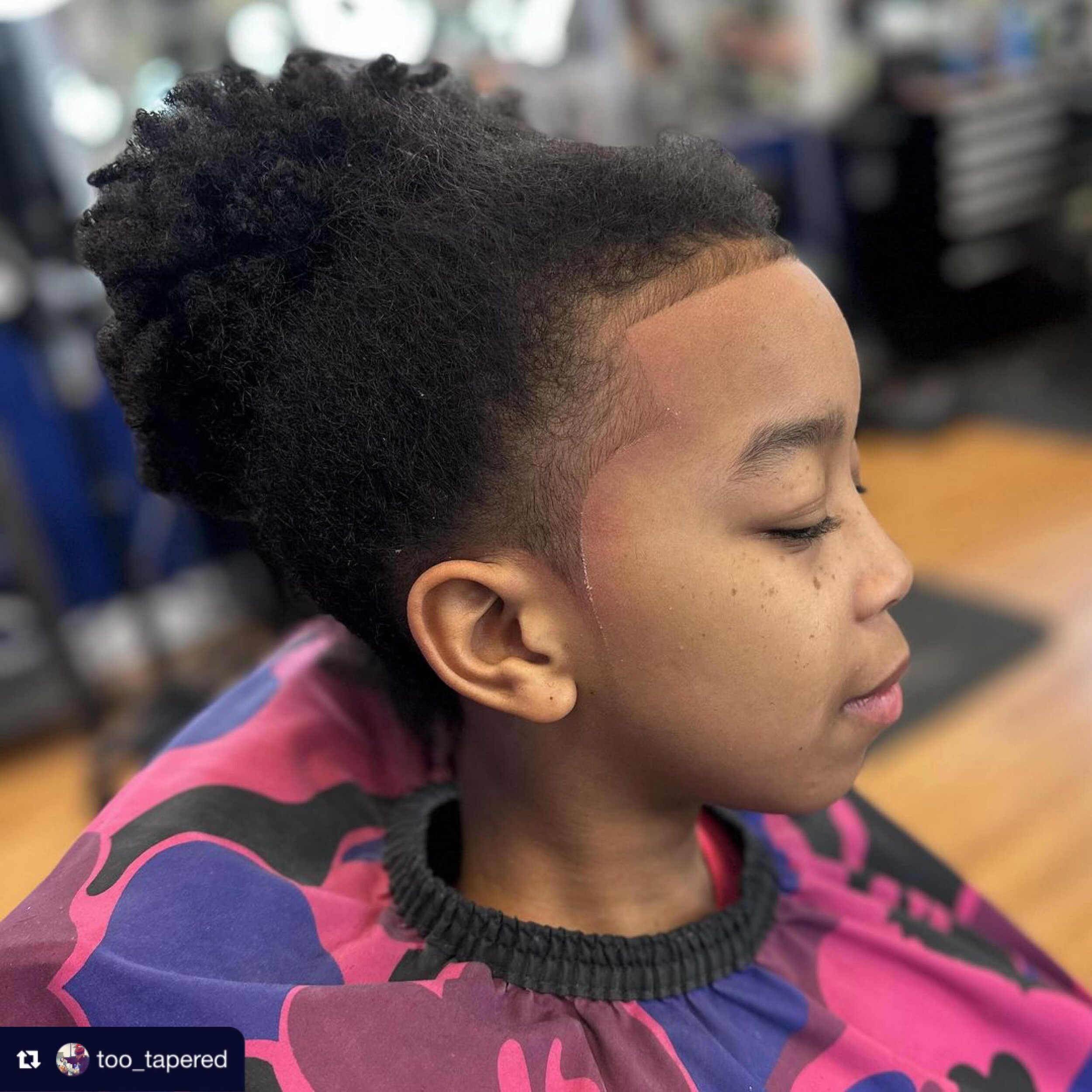 Repost from @too_tapered
&bull;
&ldquo;Too_tapered&rdquo; Book your appointments. #tootapered #natural #blendz401💈#oceanstatebarber #osbahaircuts #barbershopconnect #barbershop #barber #iphone #iphonepics #taper #beard #barbersarehiphop #curlsponge 